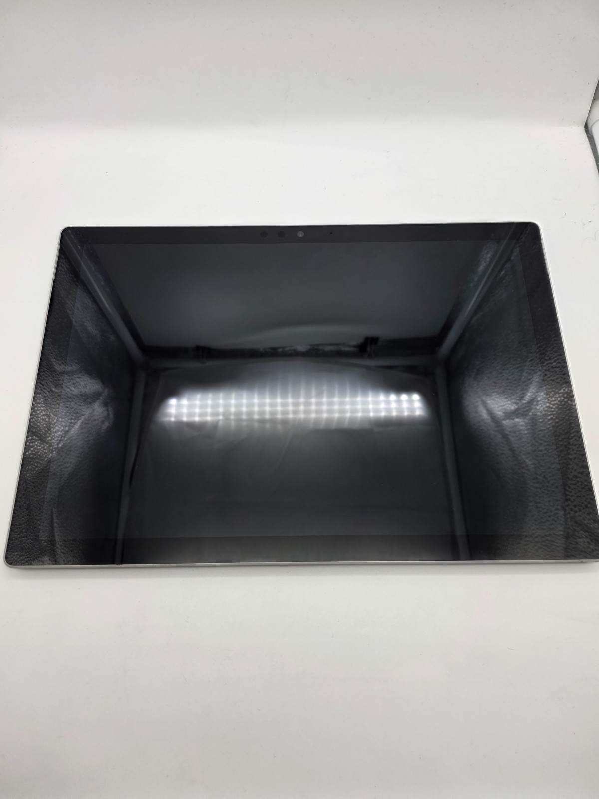 Microsoft Surface Pro (128GB, i5 7th Gen., 4GB)Laptop/Tablet – Silver – 1796
