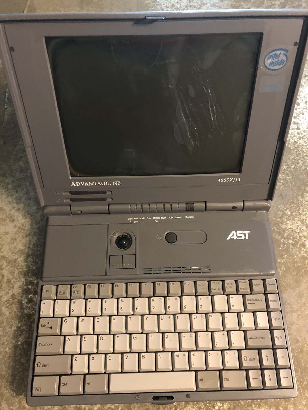 AST Advantage! NB 486SX/33 33MHz 4MB 0HD Mono LCD Screen Power Supply NO OS VH1