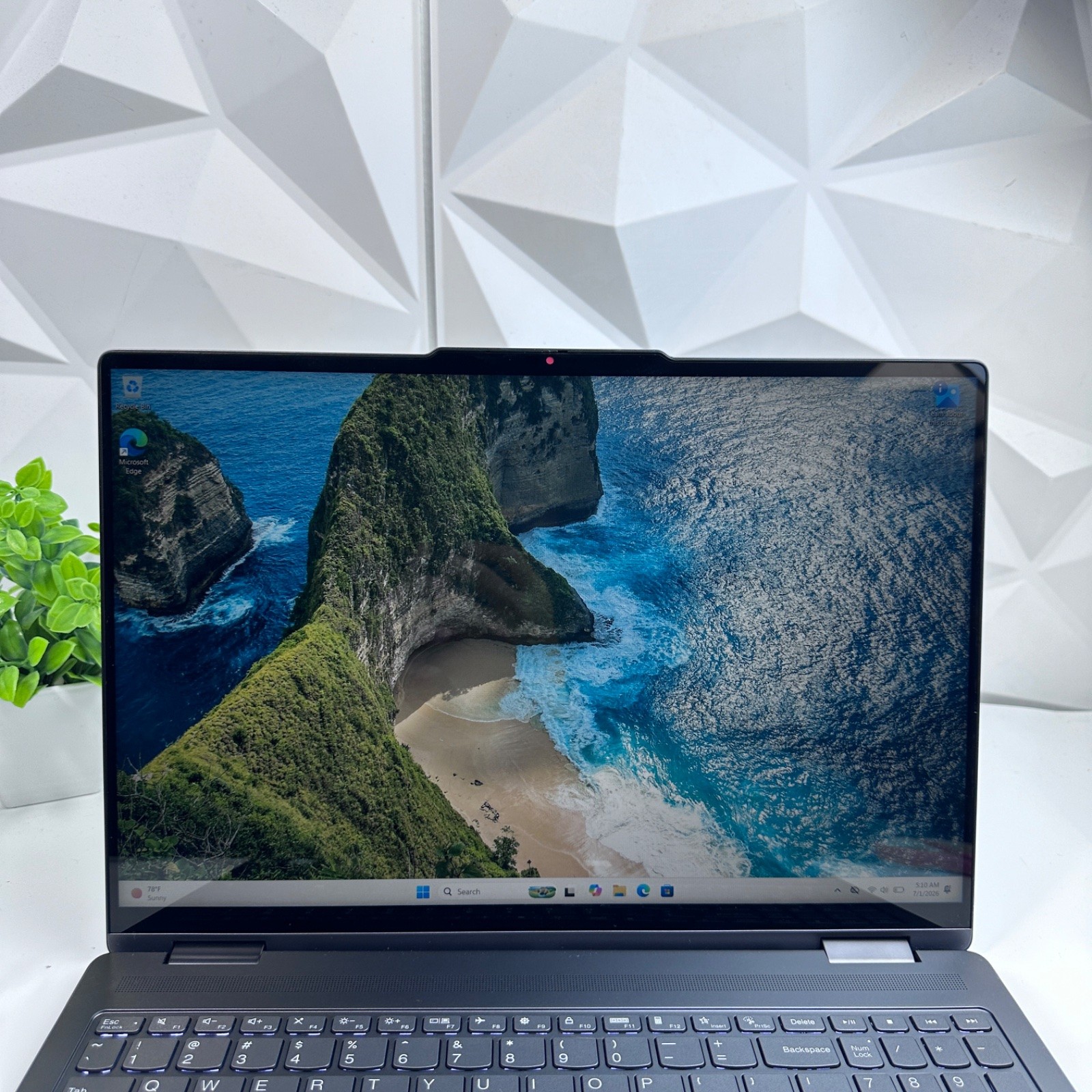 Lenovo Yoga 7i 2-in-1 16″ 2K Touchscreen Laptop, Ultra 7 155U, 16GB, 1TB SSD