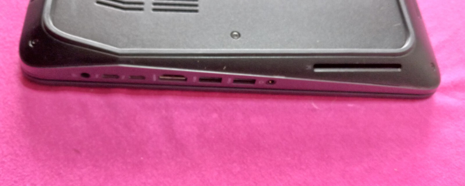 HP ZBook 15 G4 laptop I7-7700hq 2.8-3.8Ghz 16GB 1TB NVME NVIDIA M2200 AX200NGW