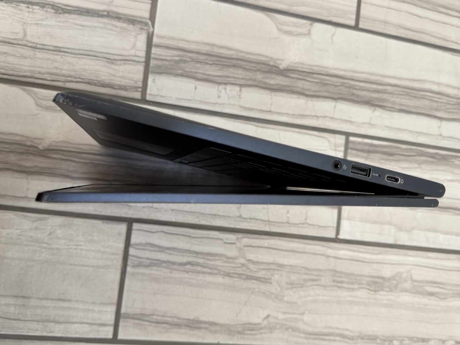 Lenovo Yoga C630 2in1 15.6″ Touch-Screen Chromebook Intel Core i7 Midnight Blue