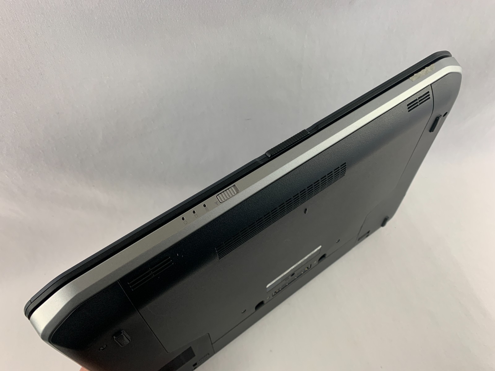 Dell Latitude E5530 Laptop For Parts/Repairs, No HDD/ OS Has Caddy, Screen Issue