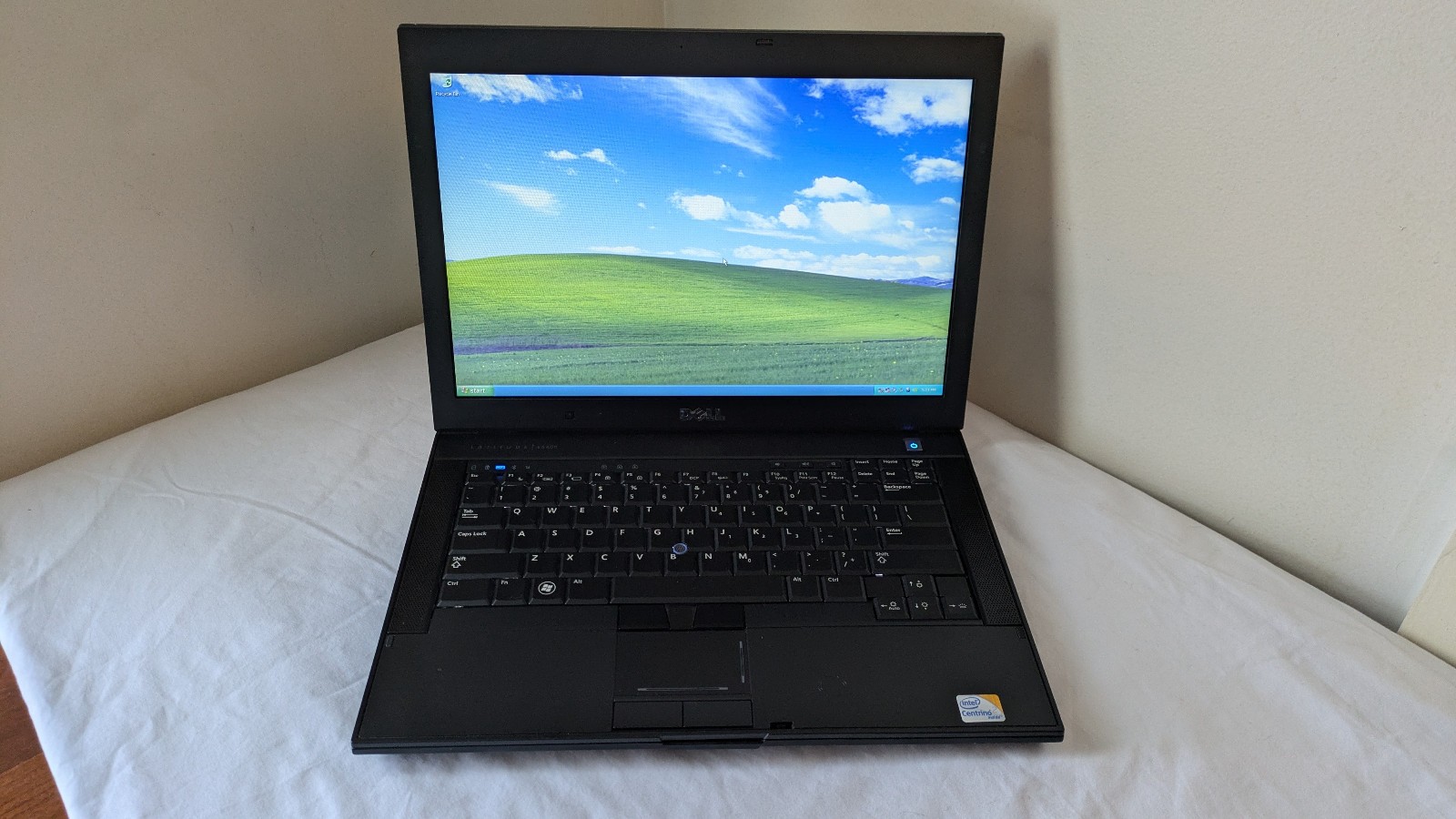 Dell Latitude E6400 Laptop 14″ C2D 2.53GHz 2GB RAM 320GB WinXP – SEE DESCRIPTION