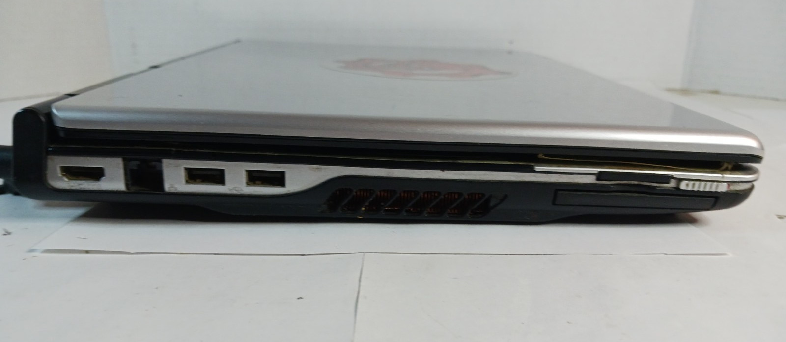 Gateway T-Series W350A 14” Laptop *Needs Repair* + AC Wall Unit/Charger Battery