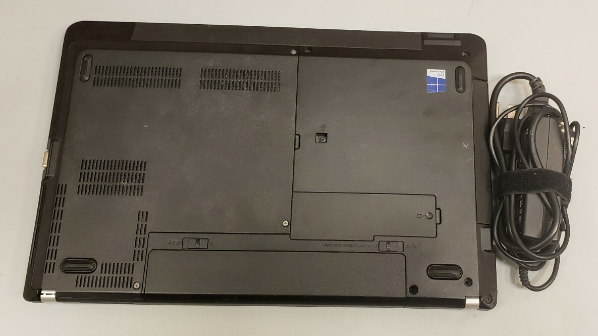LENOVO THINKPAD E540 15.6″ Core i3-4300M 4GB RAM 500GB HDD WEBCAM BLUETOOTH