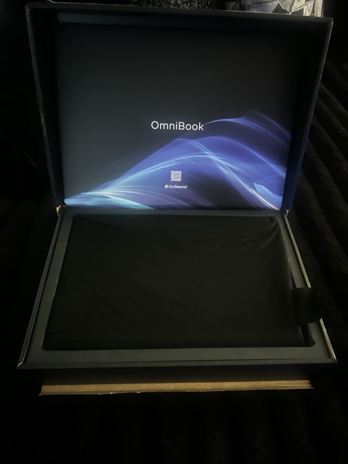 HP OmniBook X Flip 2-in-1 16″ 2K Touch Laptop Ryzen AI 5 16GB 512GB 16-AR0013DX