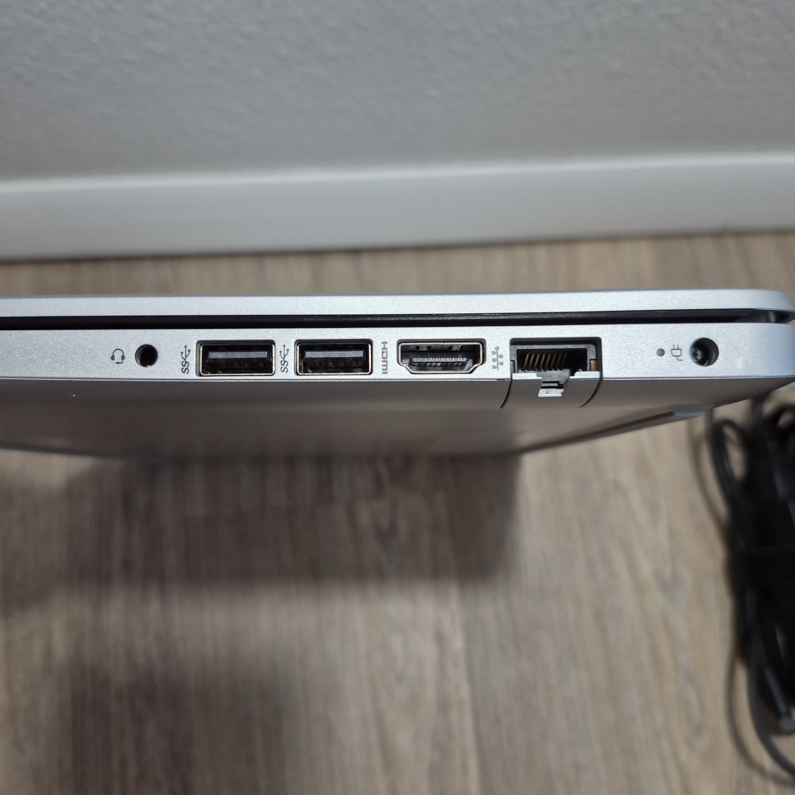 HP 14-dk0028wm 7MP80UA 14″ Laptop/AMD R3-3200U/4GB Ram/128GB SSD/Win 10, Silver