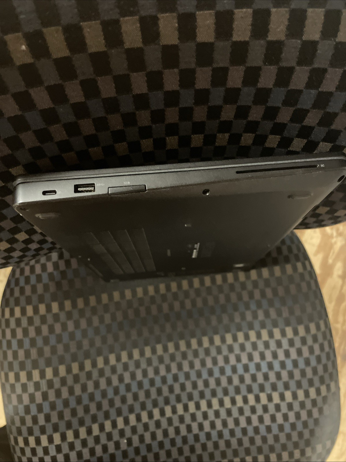 Dell 5490 Latitude 14-Inches i5-8500U 8GB RAM 256GB SSD Laptop