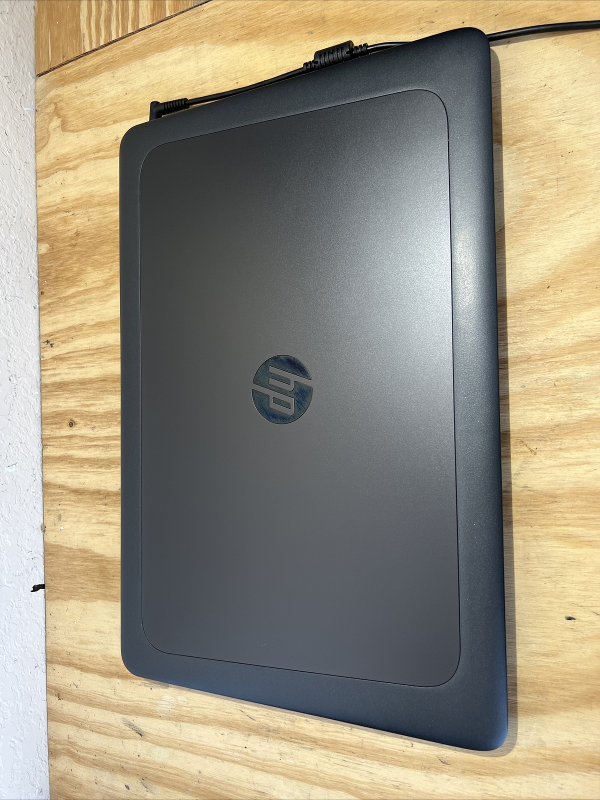 Hp ZBook 15u G3 I7-6500U-2.5GHz .256 SSD-16GB Ram , Read Description