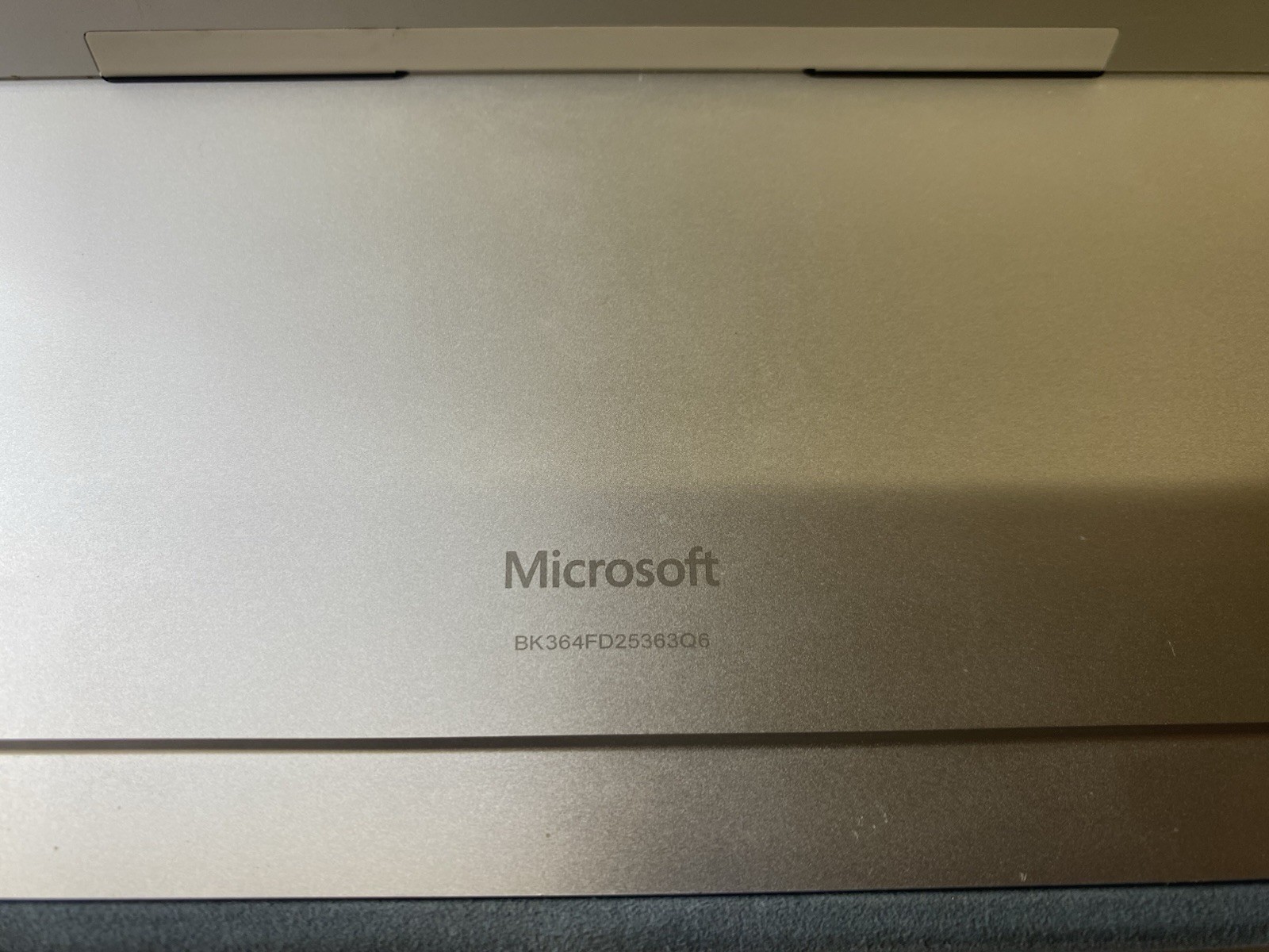 Microsoft Surface Pro 12″ Snapdragon X Plus 3.24GHz 16GB RAM 256GB SSD **READ**