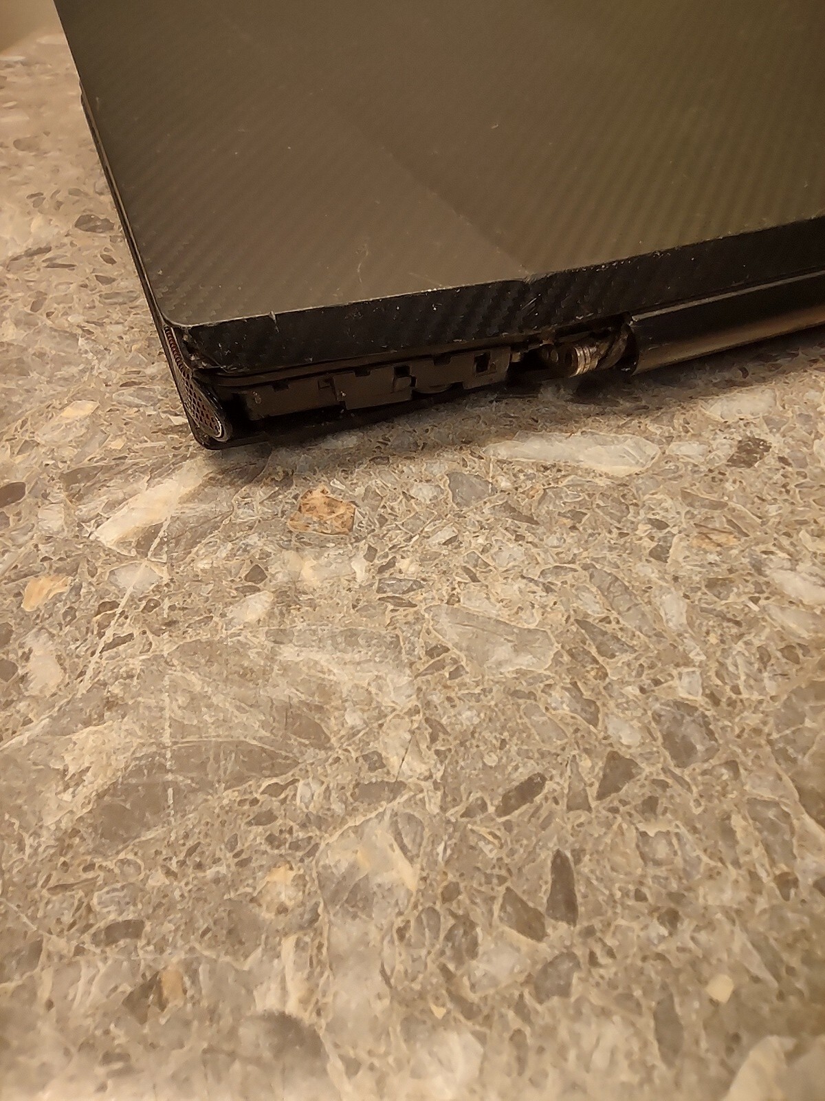 Lenovo IdeaPad Y40-70 Intel i7 4TH Gen, 16GB, Radeon R9 M275 READ !!!!
