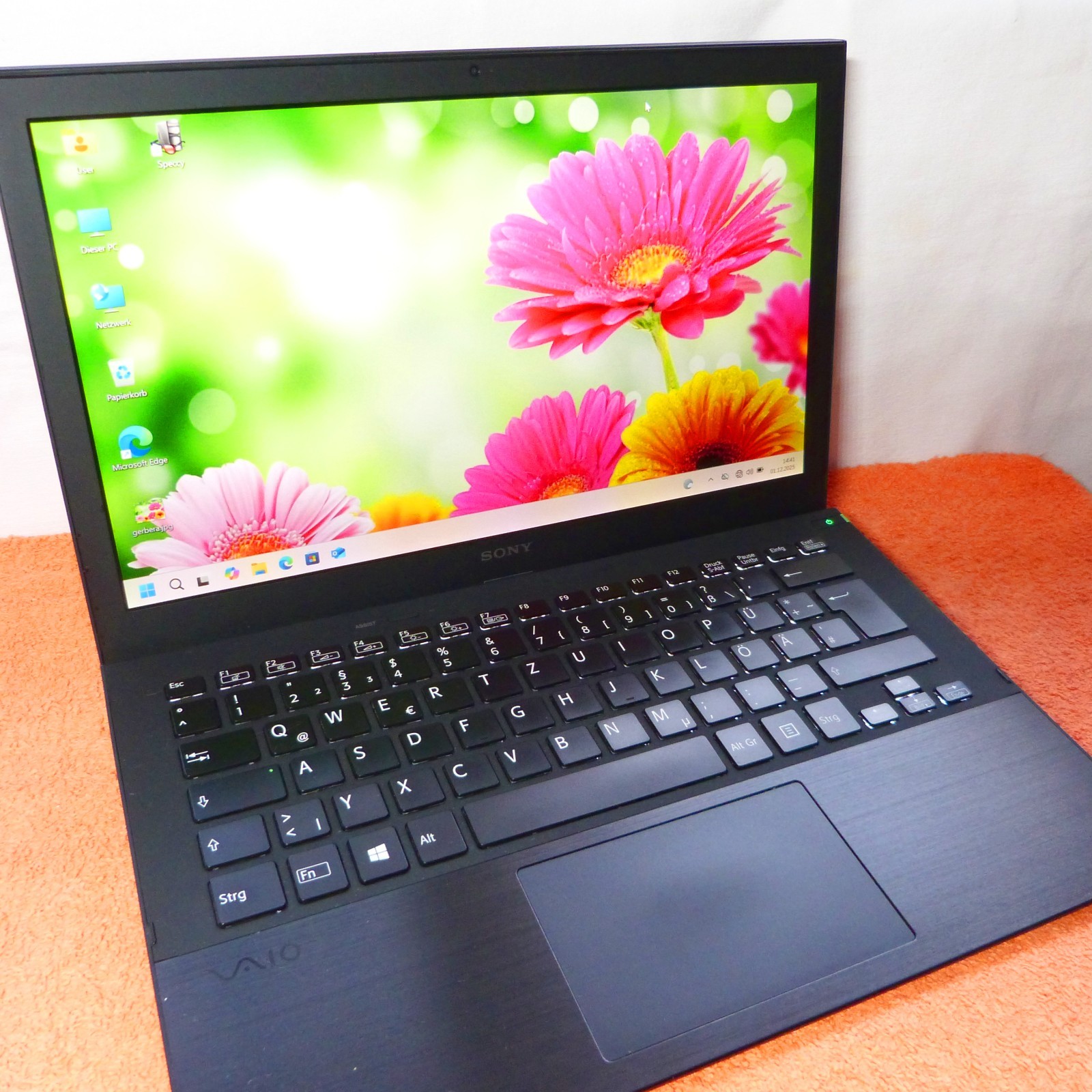 Sony Vaio PRO SVP13 13″ FULLHD l Carbon Fiber Thinnest UltraBook ONLY 800GRAMS