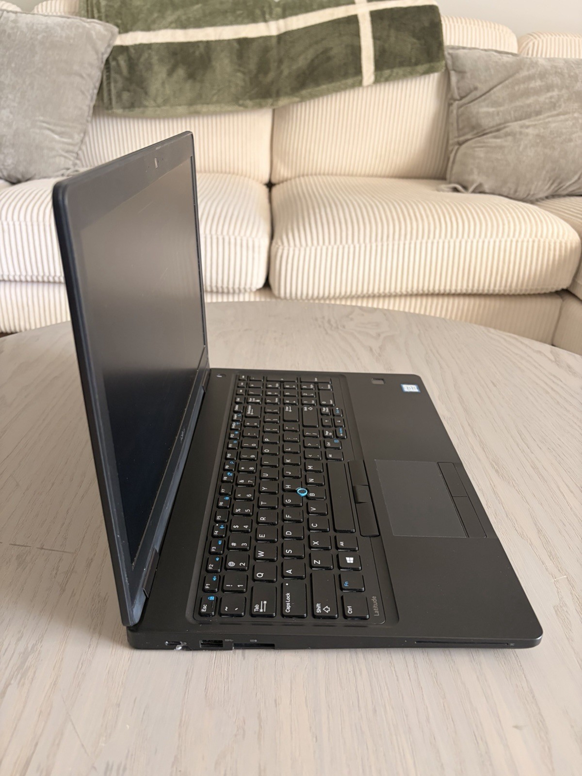Dell Latitude 5580 HD 15.6” Laptop Intel i7-7600U, 8GB 512GB SSD NVIDIA 930MX V9