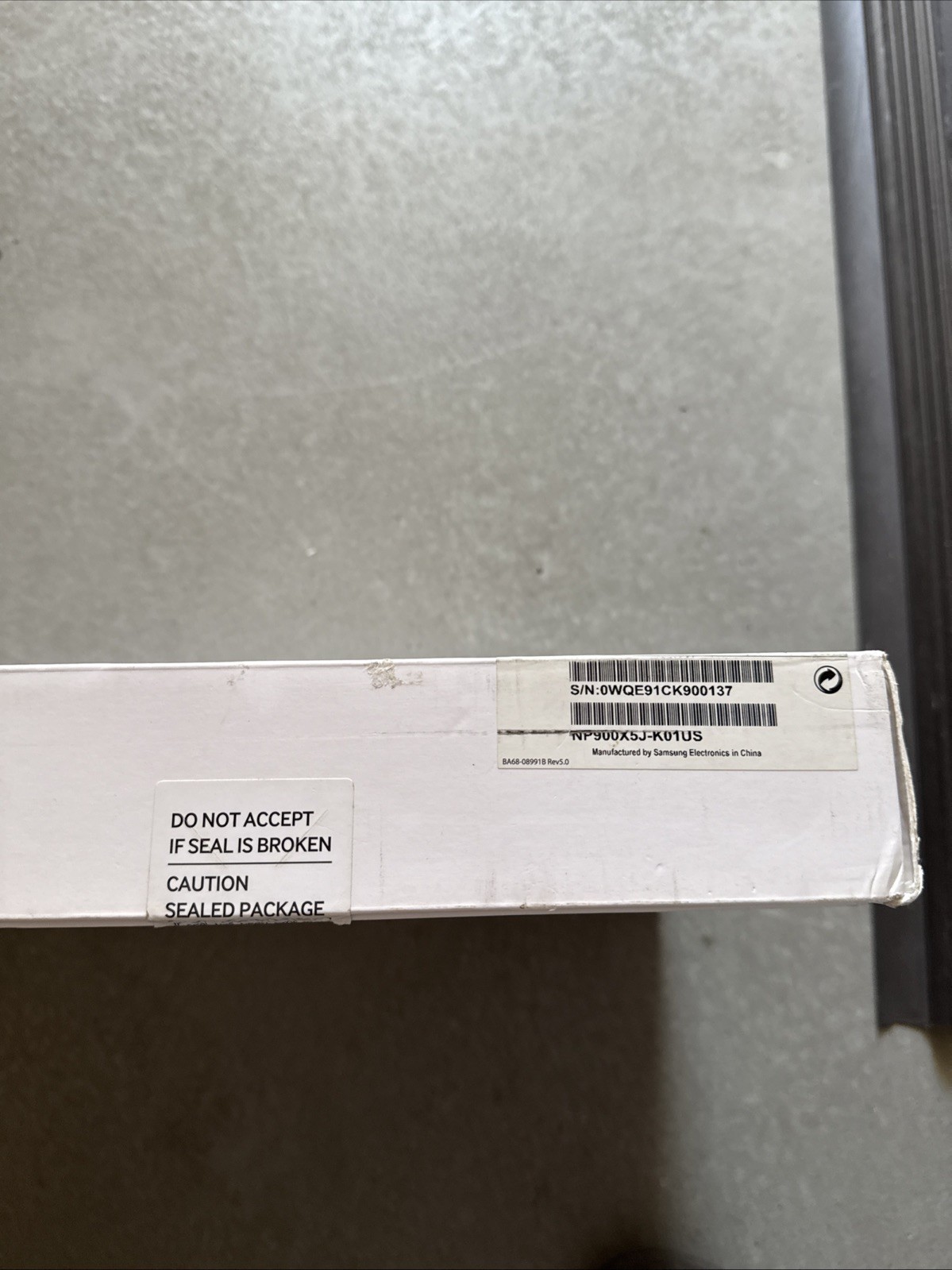Samsung NP900X5J-K01US Notebook 9 FHD i7-7500U 8GB RAM 256GB SSD – Iron Silver
