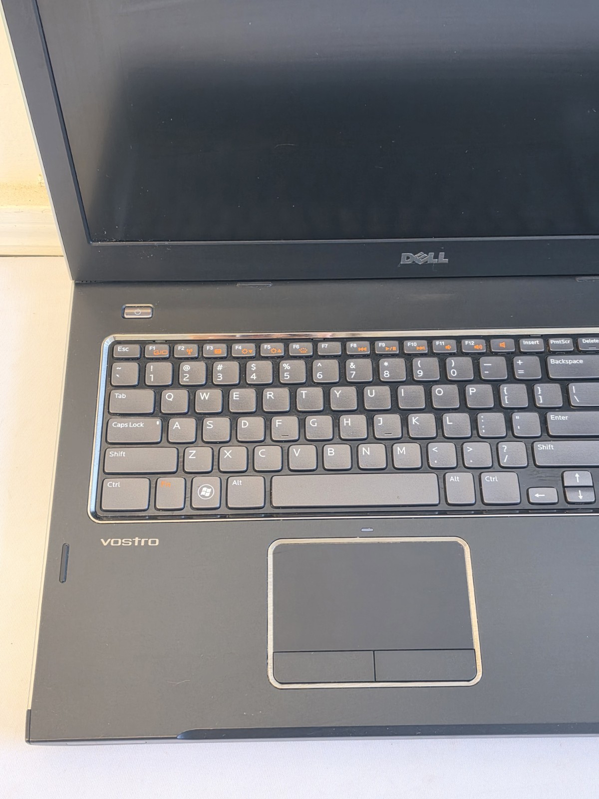 Dell Vostro 3750 Laptop – Intel i5-2450m – 8GB RAM – 1TB HDD – BAD BATT – Win 10