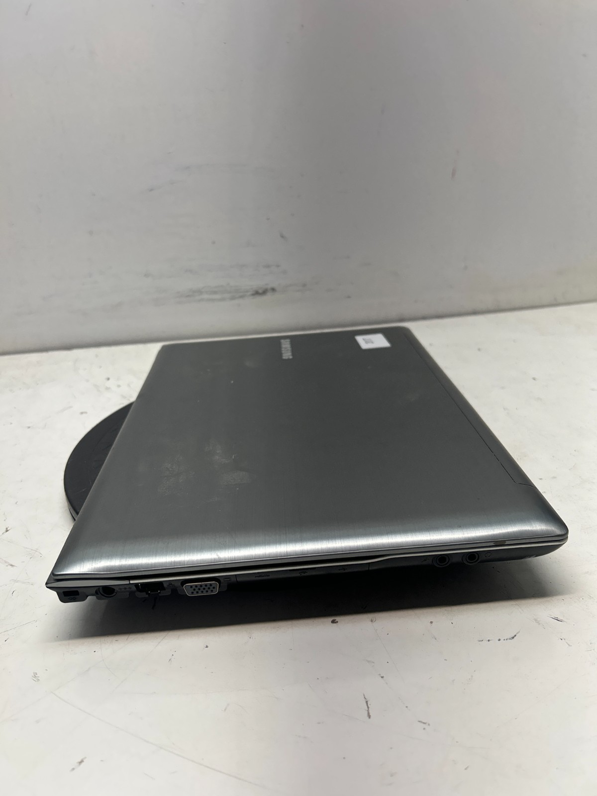 Samsung NP-QX411 Intel Core i5-2410M 2.30GHz 6GB NO HDD