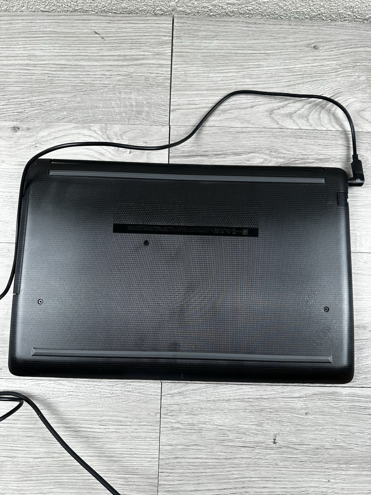 HP 15-db0011dx 15.6″ Laptop AMD A6-9225 R4 / 4GB RAM / 930GB HDD / Win 8 HOME