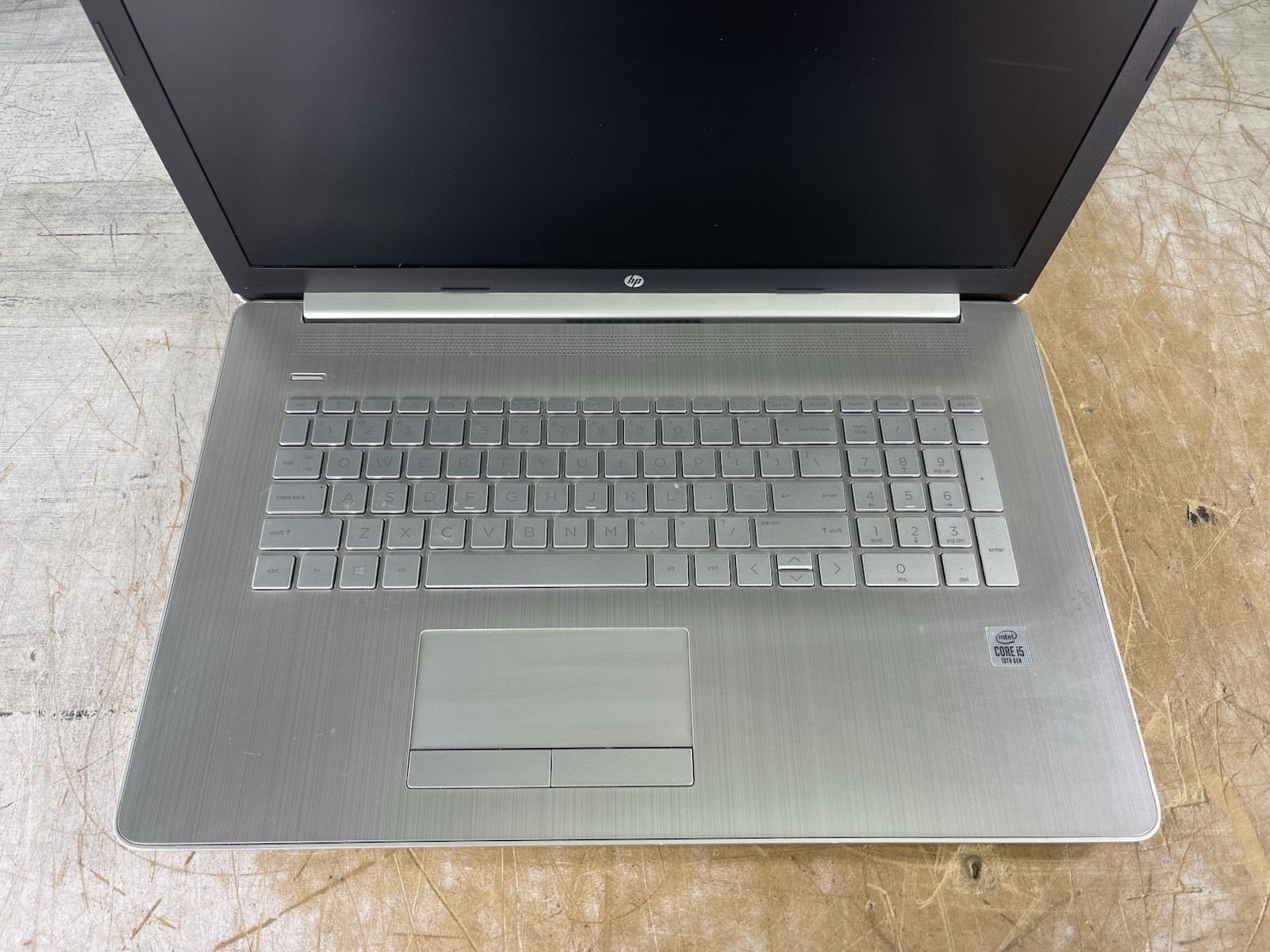 HP LAPTOP 17-BY3053CL i5-1035G1 @ 1.00GHz, 8GB RAM, NO HDD/OS – (FOR PARTS)