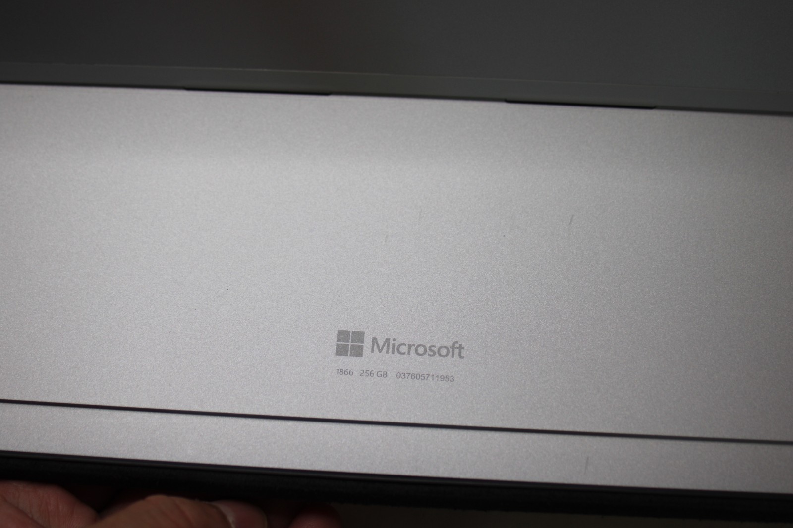 Surface Pro 7 12.3″ Tablet Intel Core i5 8GB RAM 256GB SSD + Keyboard – Win 11