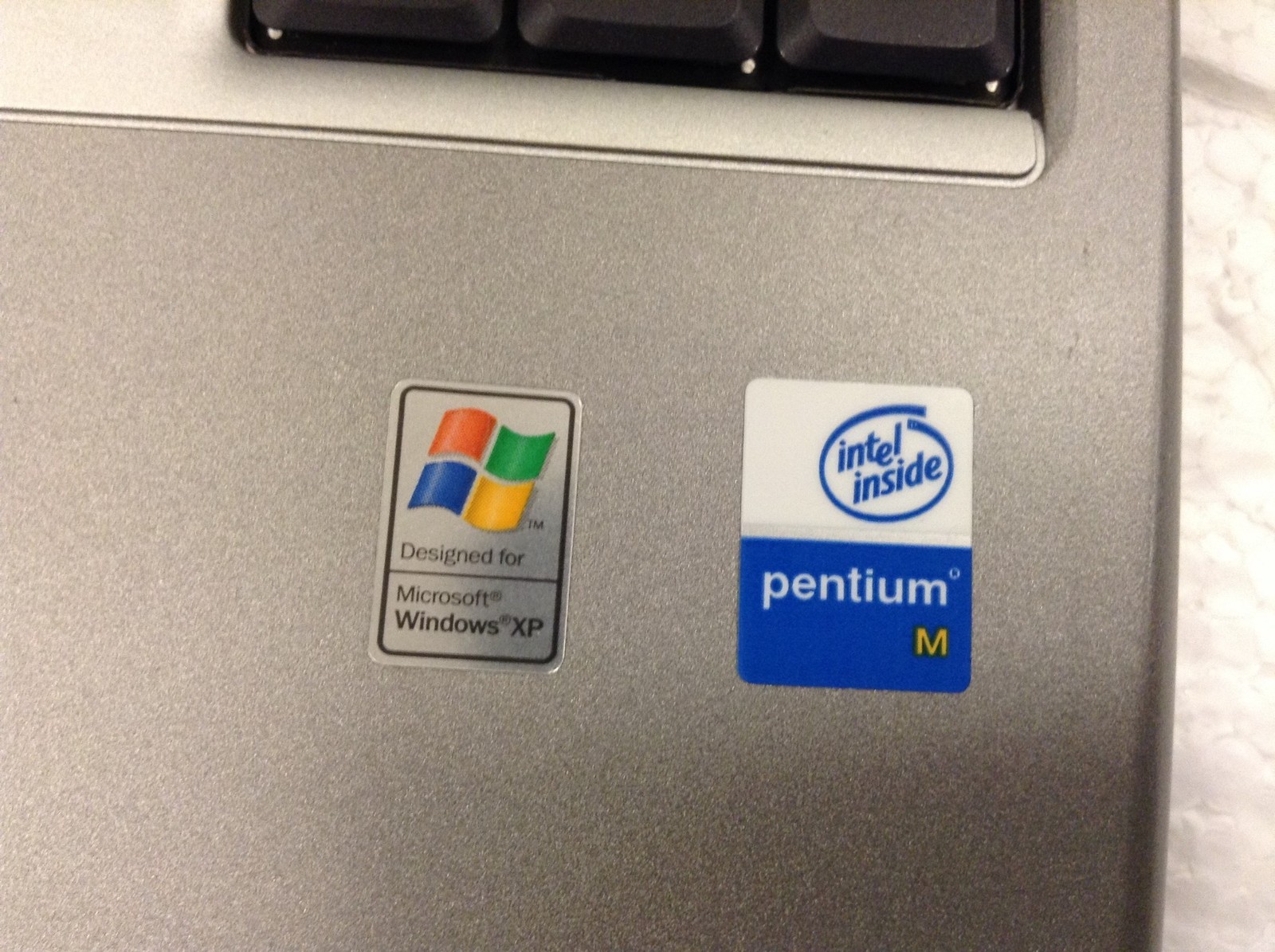 Dell Latitude D600 Pentium M 1.60GHz Laptop 14″ w/512MB, DVD, Ac Adapter, No HDD
