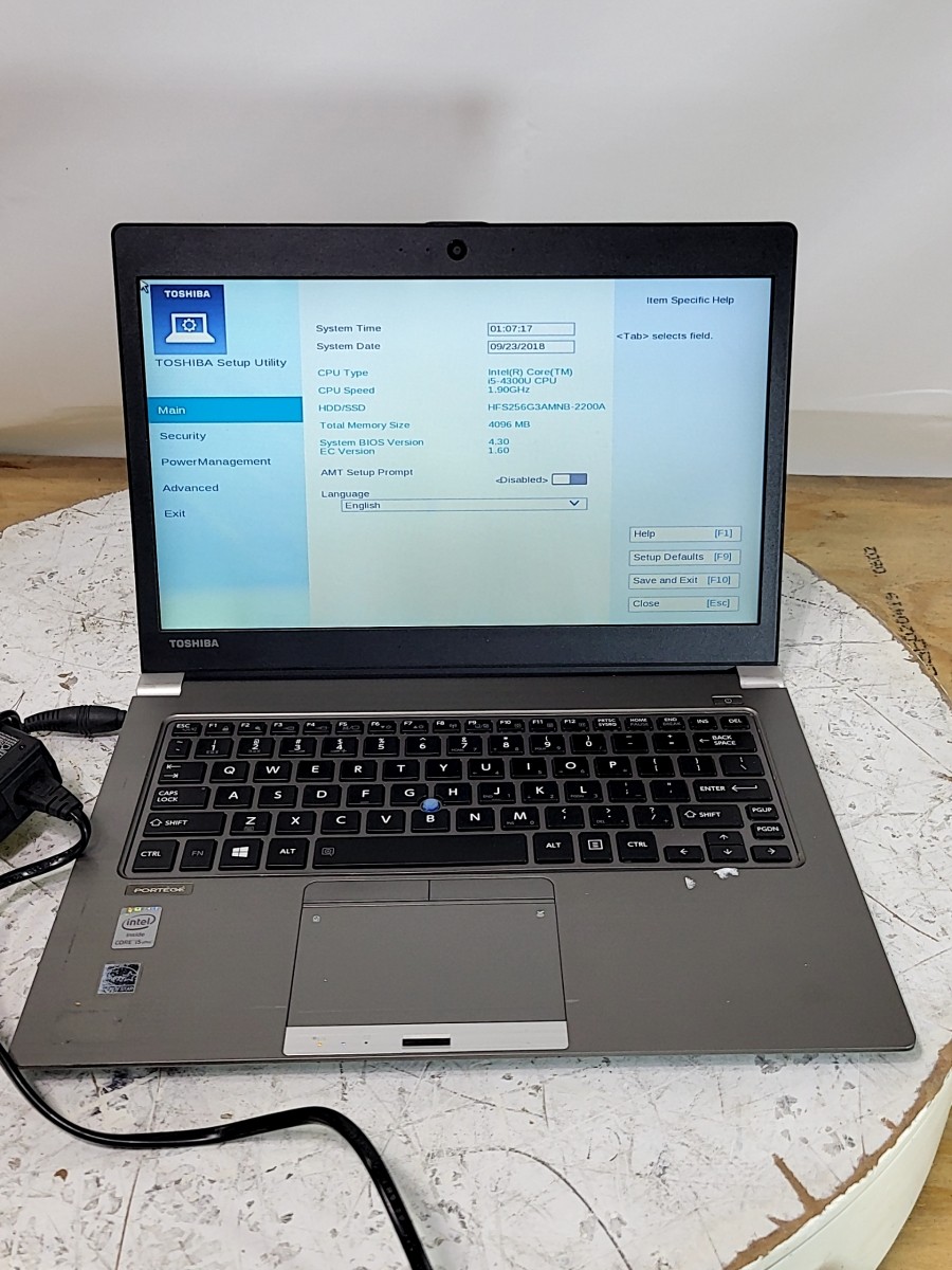 TOSHIBA PORTEGE Z30-A1301 Laptop Intel I5-4300U 4GB 256GB