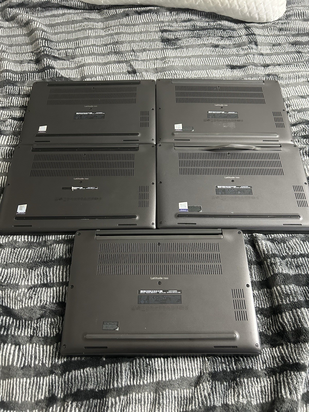 LOT OF 5 DELL LATITUDE 7300 SERIES LAPTOPS i7 2 4 GB RAM BATTERY INCLUDED