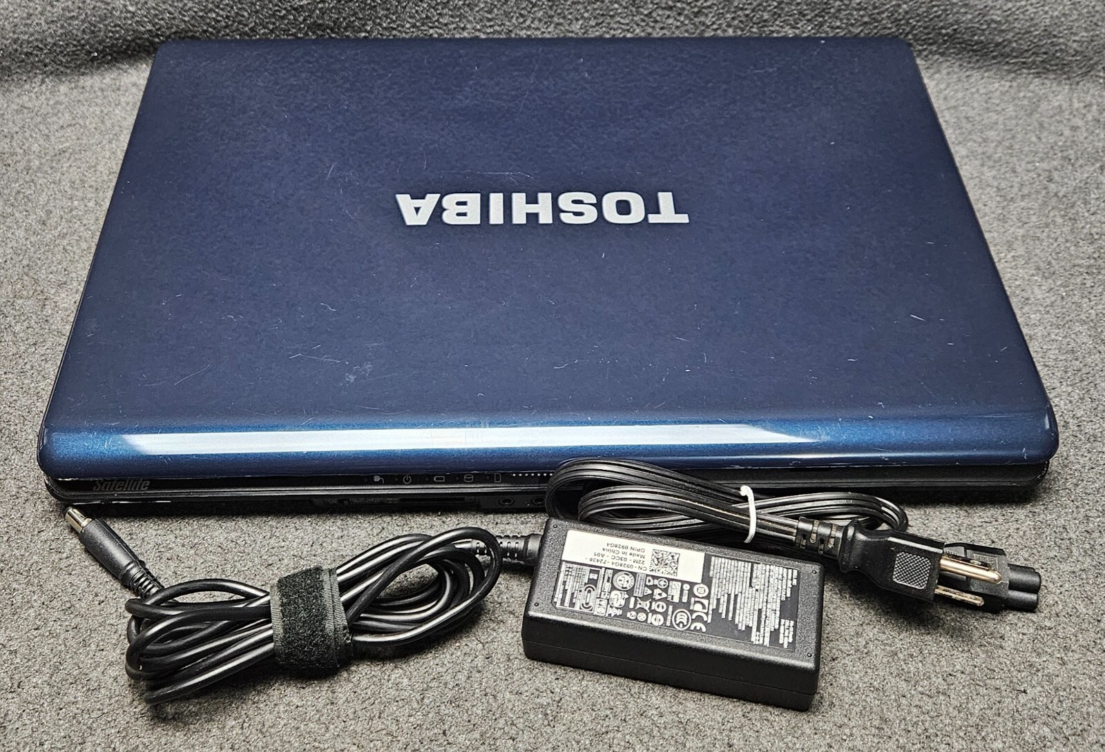 17.1” Toshiba Satellite L355D-S7901 Laptop w/ Power Supply – For Parts/Salvage
