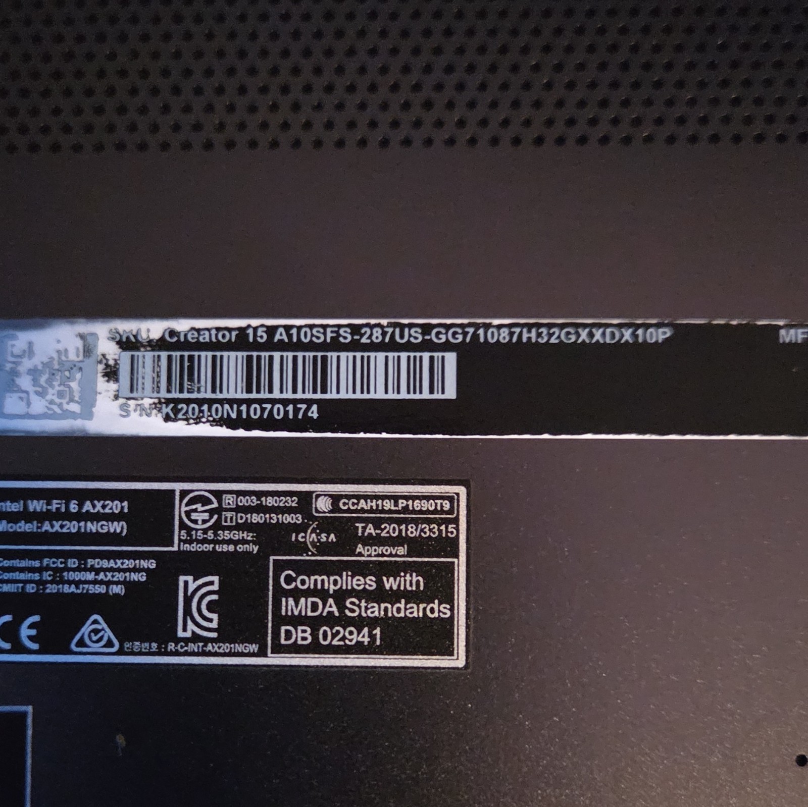 MSI Creator 15 A10SFS i7-10875H RTX 2070 Max-Q 16GB 1TB SSD + Charger