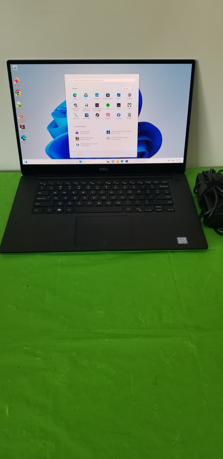 Dell XPS 15 7590 – Intel i5-9300H 2.40GHz — 32GB RAM 512GB SSD,WIN 11