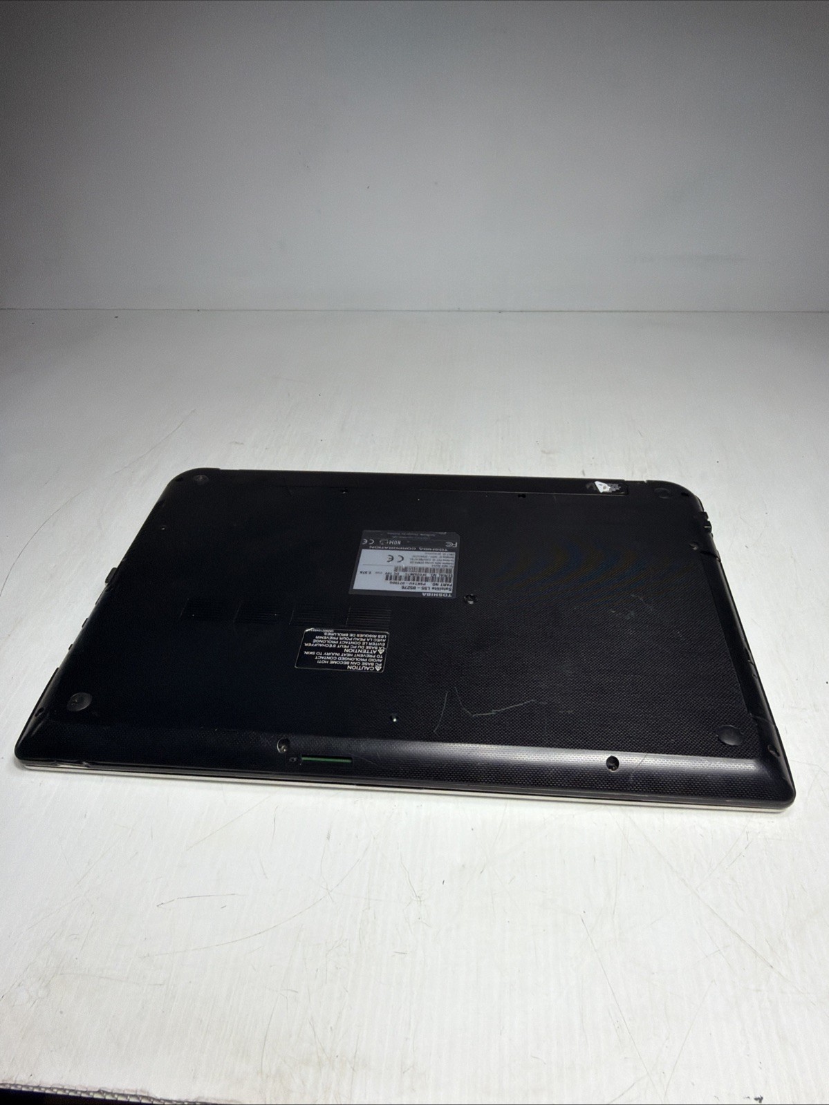 Toshiba Satellite L55 15″ Laptop i5-4210u 8gb Ram No Drives Boots Bios