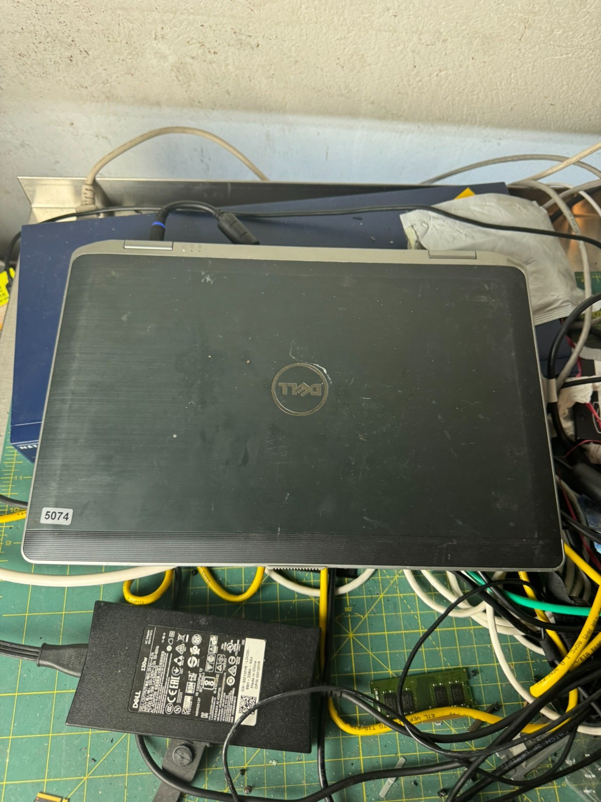 Dell Latitude E6430 14in Intel i5-3230M 8GB RAM No Drive Parts/Repair #5074