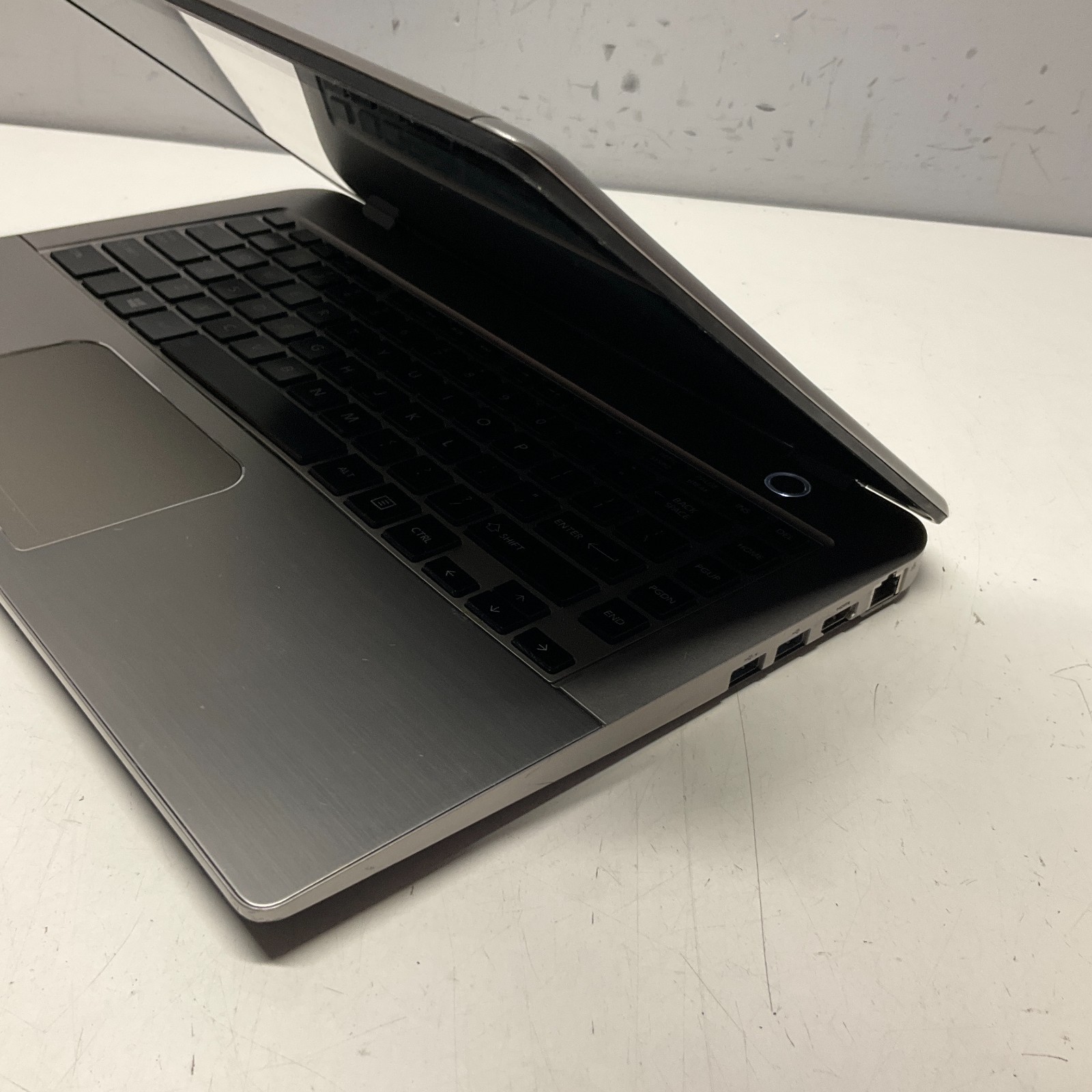 Toshiba Satellite E45t-A i5-4200U 1.6 Ghz 4GB 250GB SSD Windows 10 Pro Laptop