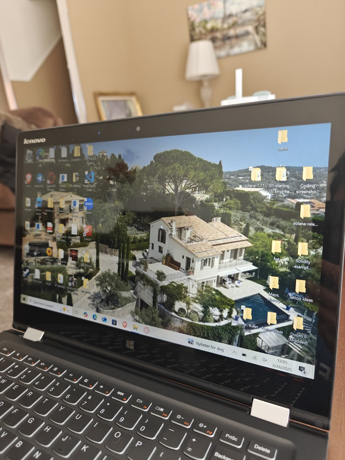 lenovo yoga 700 14isk, i7 6th Gen, Touch Screen, Foldable