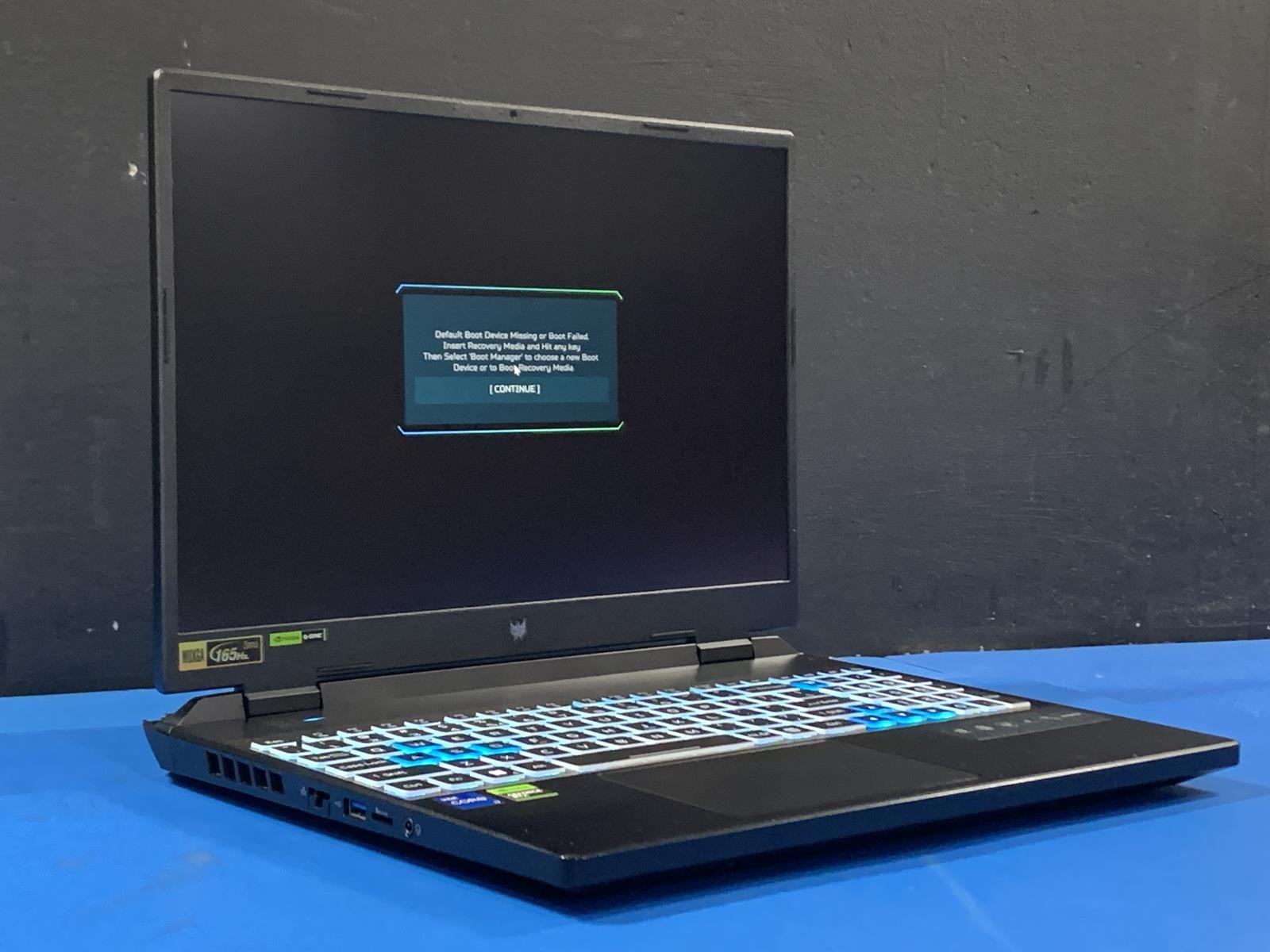 Acer Predator Helios Neo 16 Core i7 13650HX 2.80GHz 32GB 1TB NO OS PHN16-71-76H5