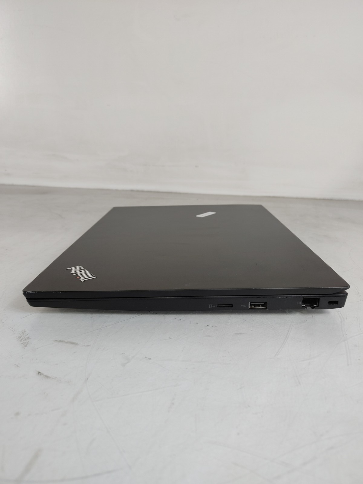 Lenovo ThinkPad E590 Core i7-8565U 1.80 GHz 8 GB DDR4 No HDD