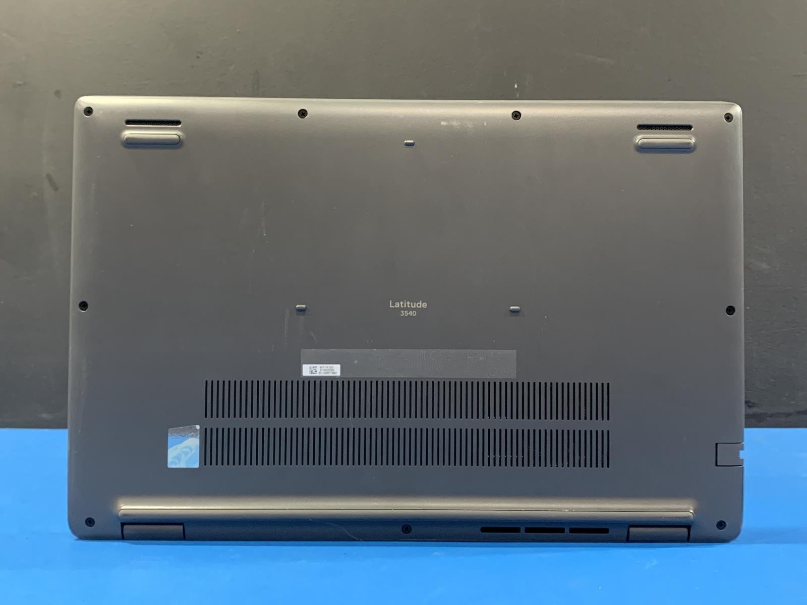 Dell Latitude 3540 Core i7 1355U 2.61GHz 32GB DDR4 512GB SSD NO OS