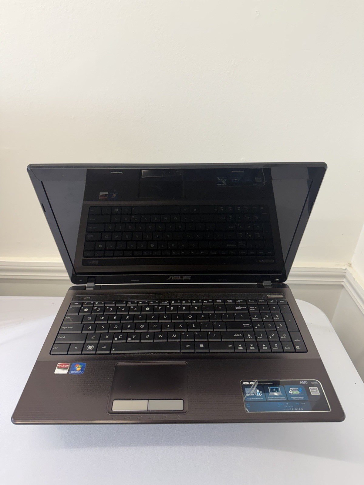 Asus A53U Laptop – Good Screen – AMD E-350 – Read Des