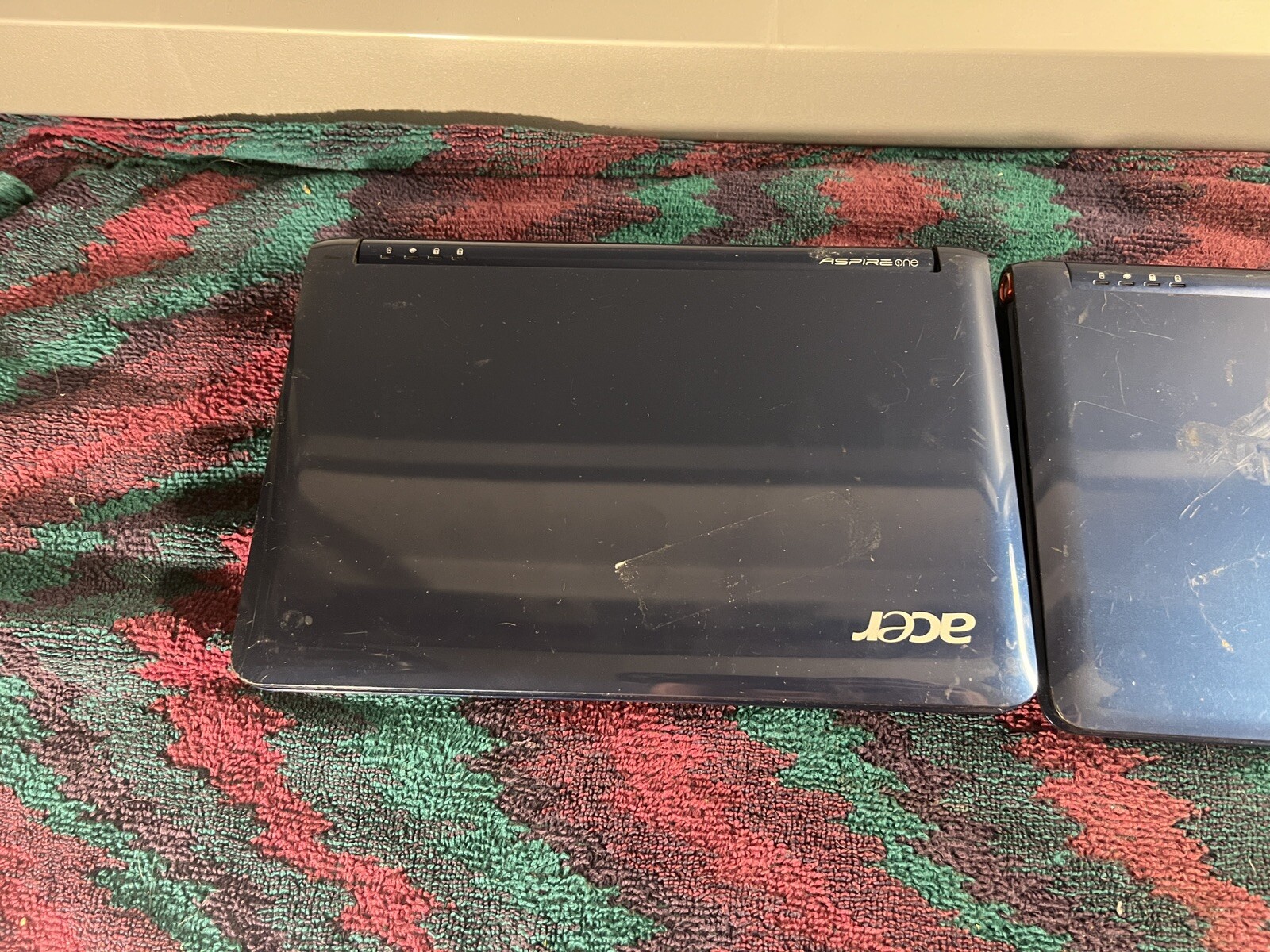 TWO Acer Aspire One Series ZG5 Intel Atom 1.60GHz Netbook Laptops lot