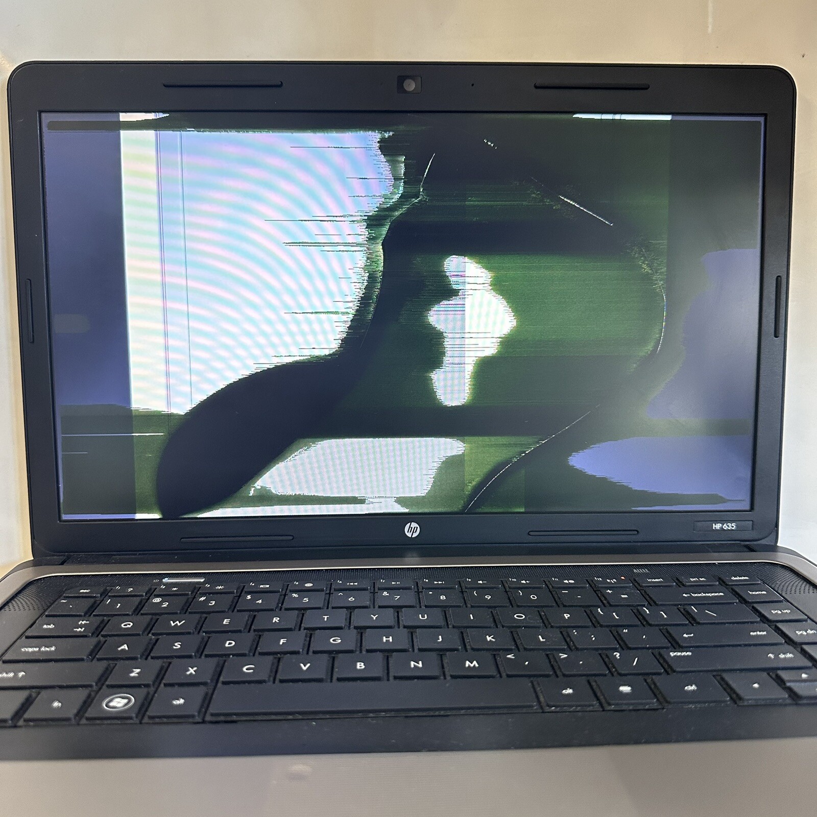 15.6” HP 635 Notebook Laptop AMD 1GB RAM NO HDD Scraps/Salvage