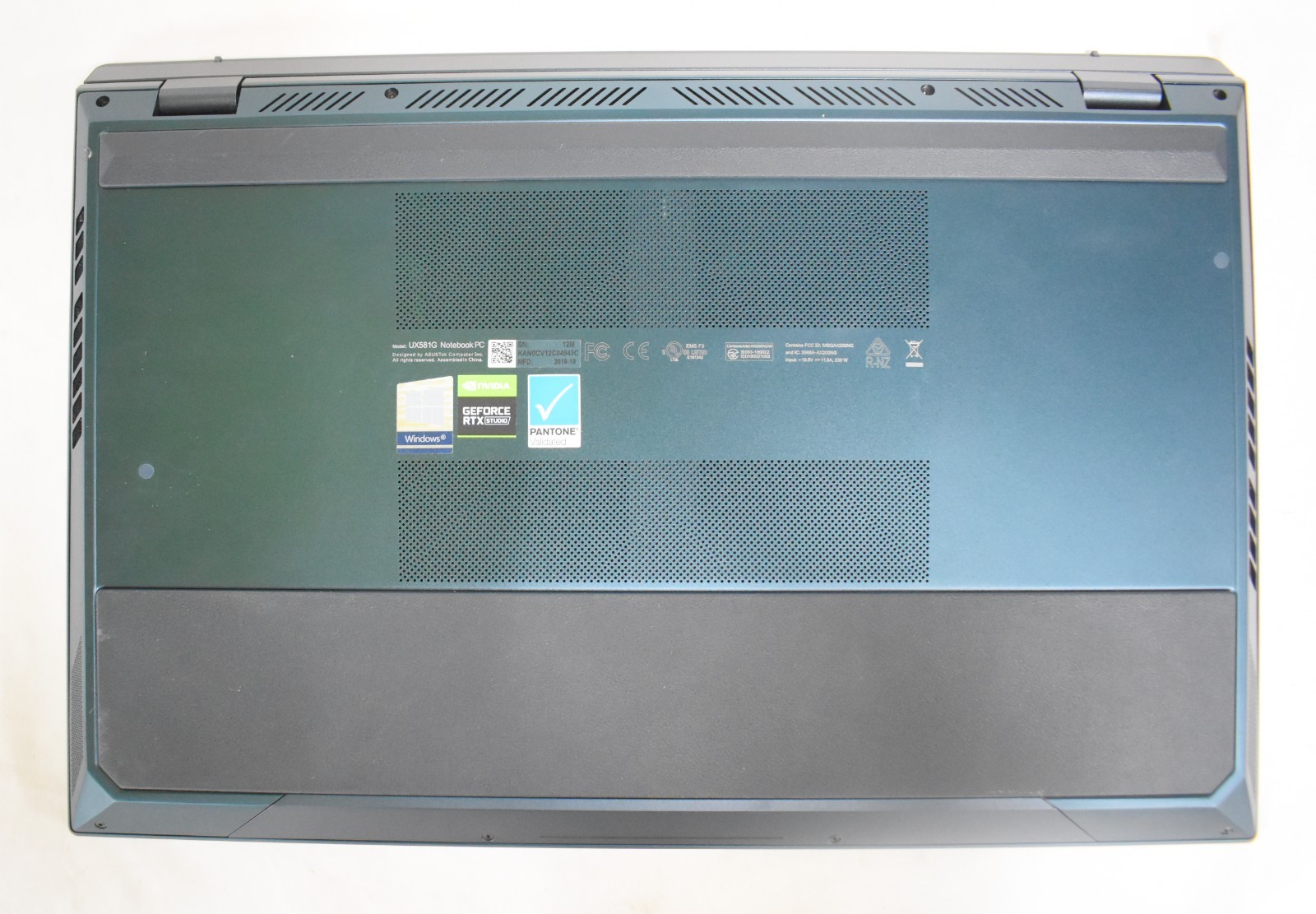 ​ASUS ZenBook Pro Duo 15.6″ 4K Dual Screen TS | i9-9980HK, RTX 2060, 32GB