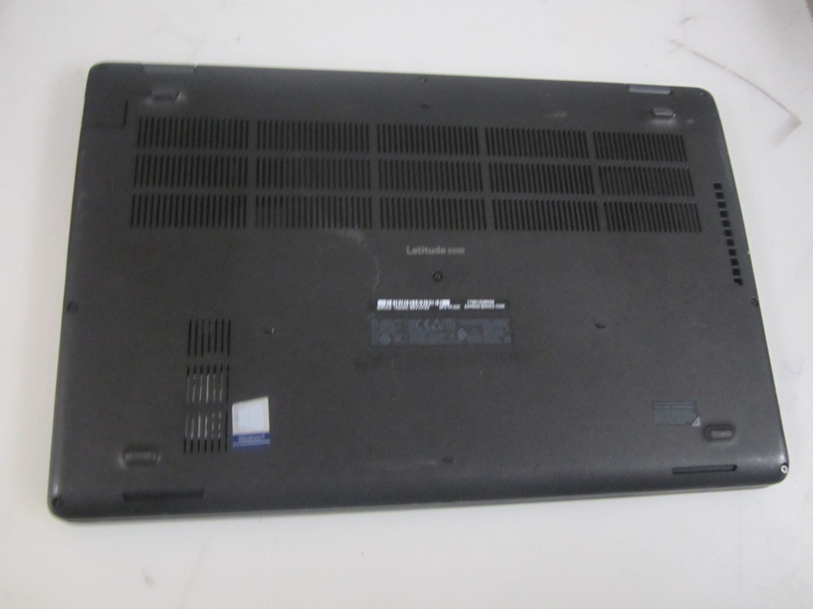 Dell Latitude 5500 i5-8365U 1.6GHz 16GB/240GB m2SSD [NO OS] Laptop + AC READ)_)