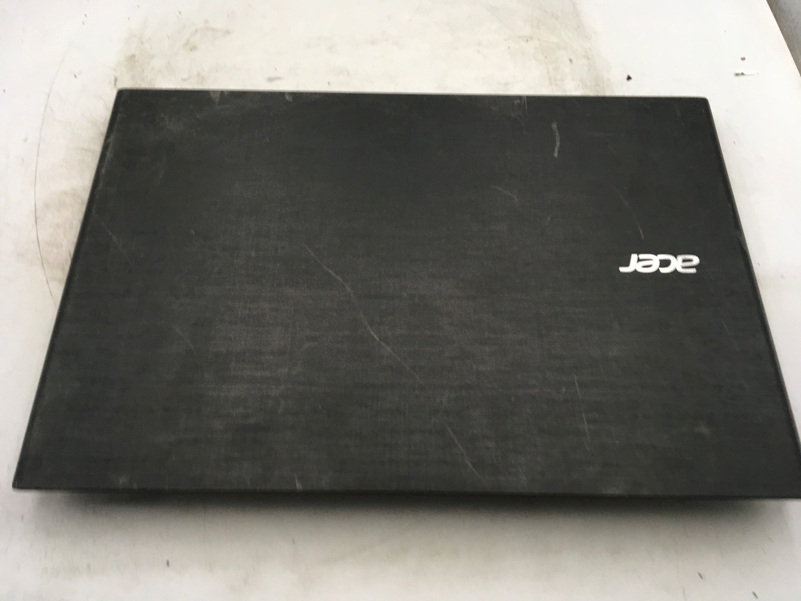 ACER ASPIRE E5 575 -FOR PARTS- INTEL CORE I5 7200U – NO RAM – NO POWER -READ- BB