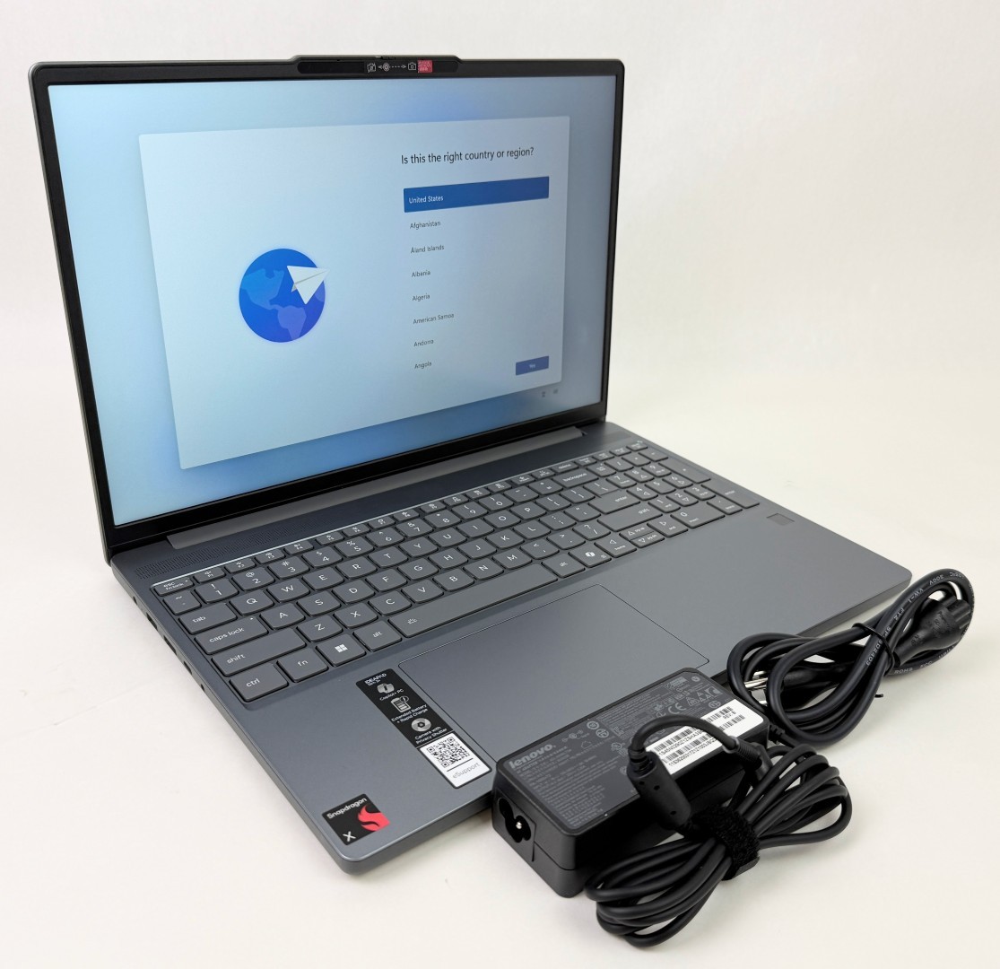 Lenovo IdeaPad Slim 3 15Q8X10 15.3″ WUXGA Touch Snapdragon X 16GB 1TB W11H Dents