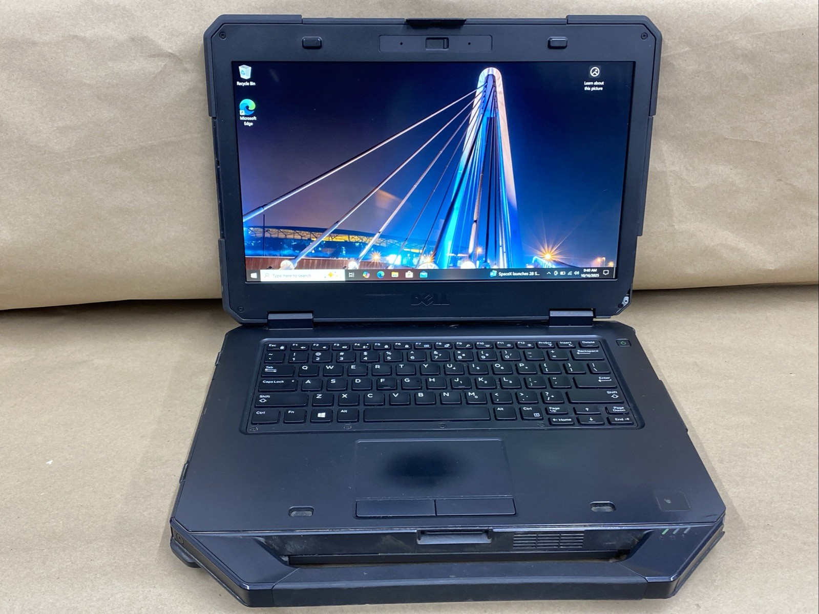 Dell Latitude 5414 – 14″ 1920×1080 – i5-6300U – 8GB – 256GB SSD – Win 10 Pro