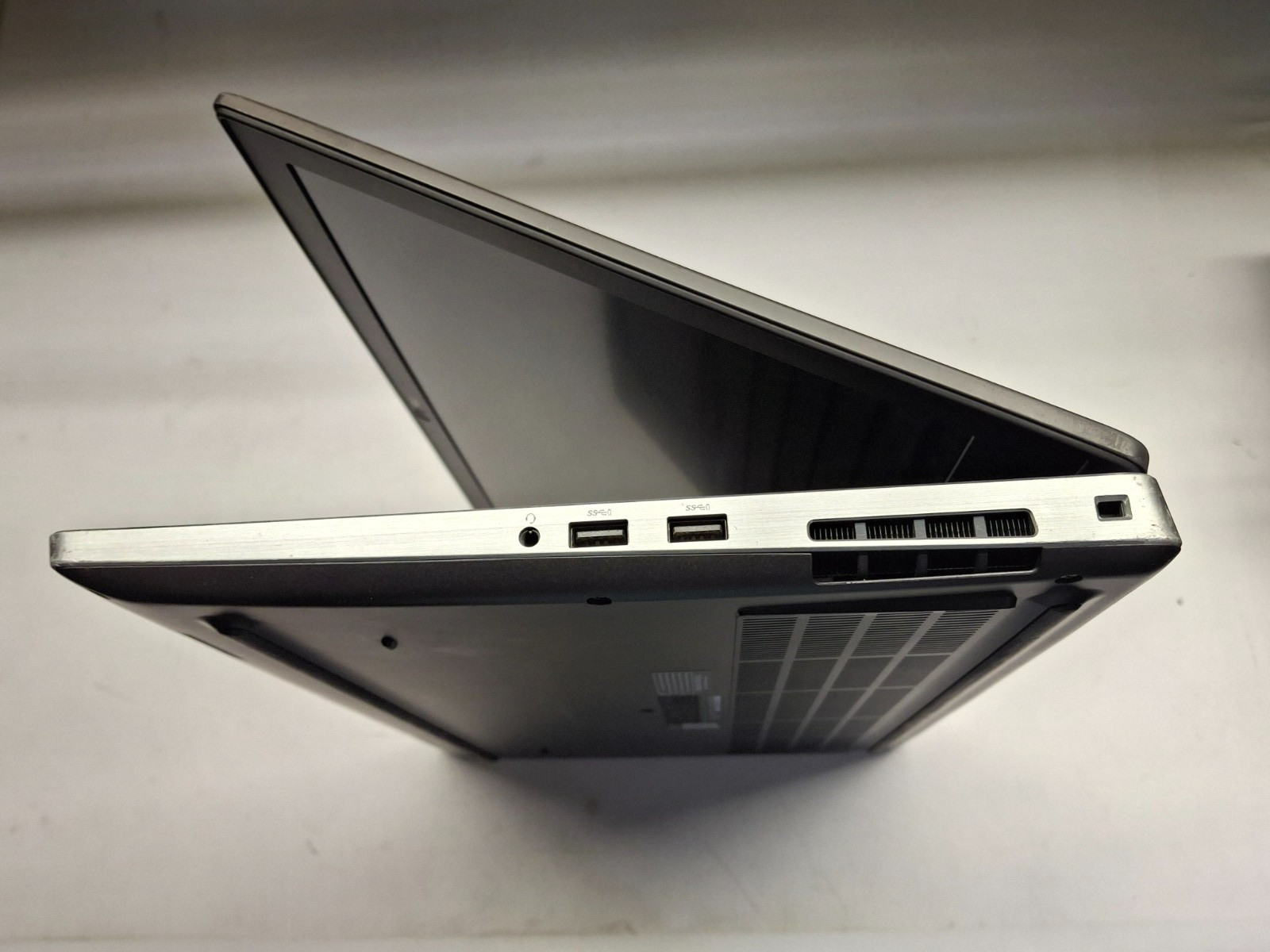Dell Precision 7540 15.6″ Laptop Core i7-9750H 16GB RAM 256GB SSD Webcam Wifi