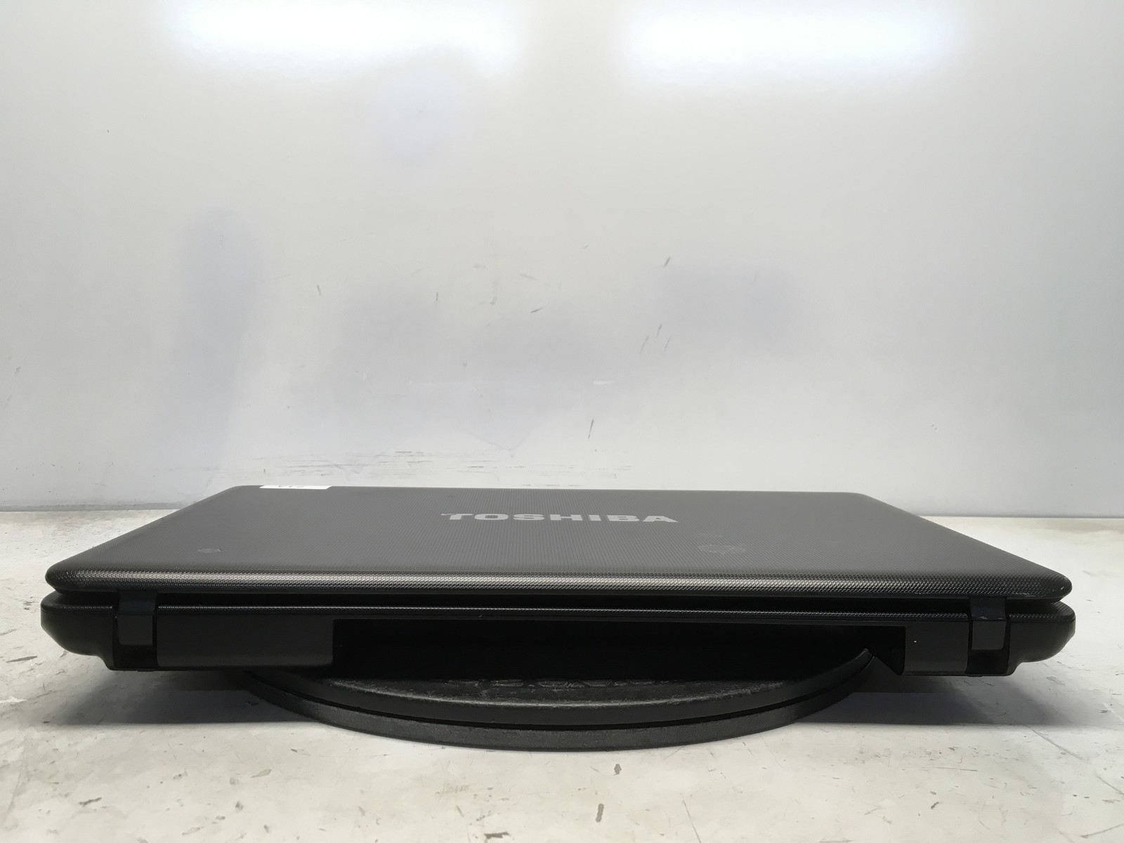 Toshiba Satellite C655-S5314 Intel Pentium B950 2.1GHz 3 GB NO HDD No Batt