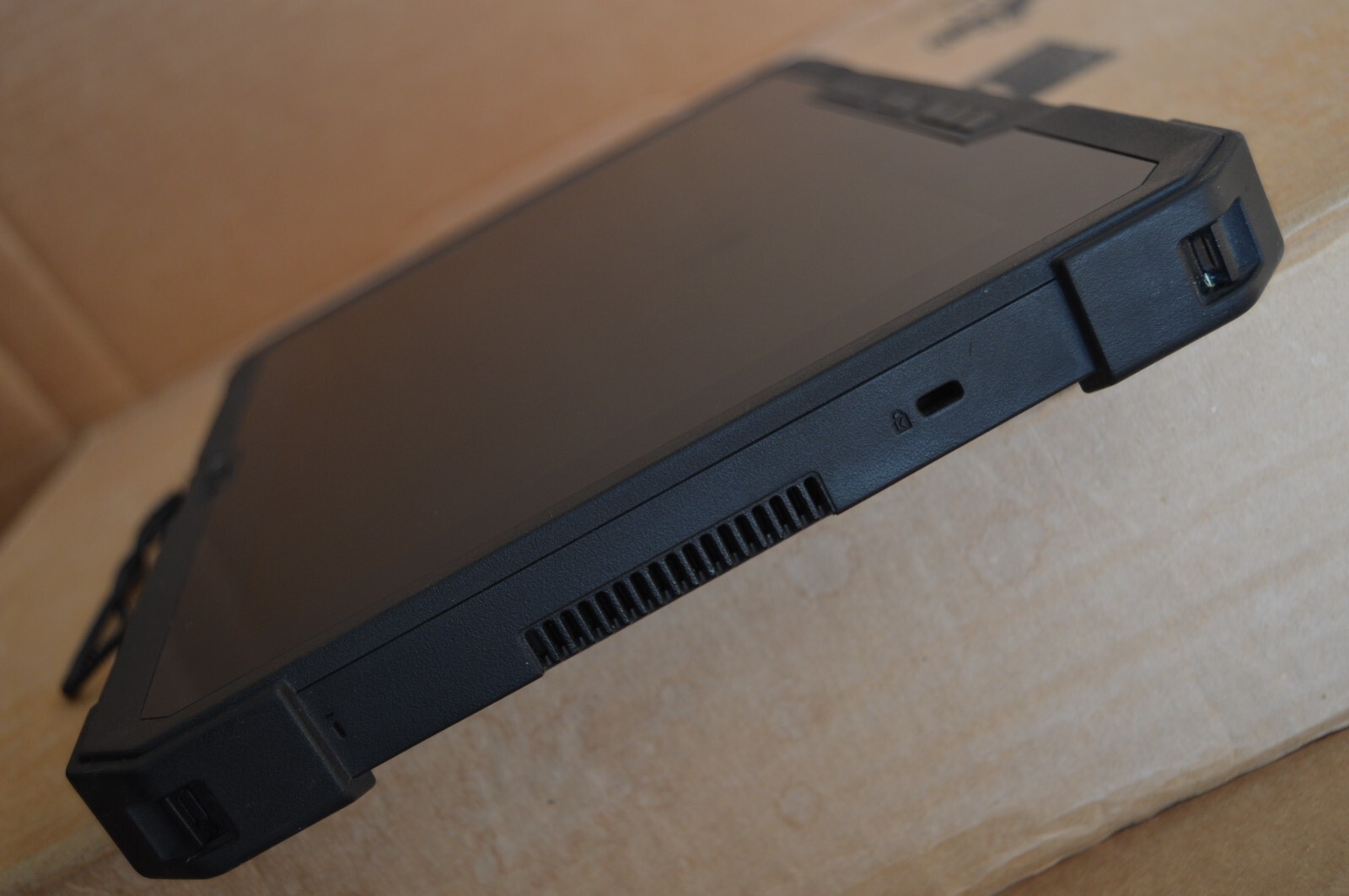 Dell Latitude Rugged Extreme Tablet 7220 i7-8665U 16GB 512GB SSD GPS