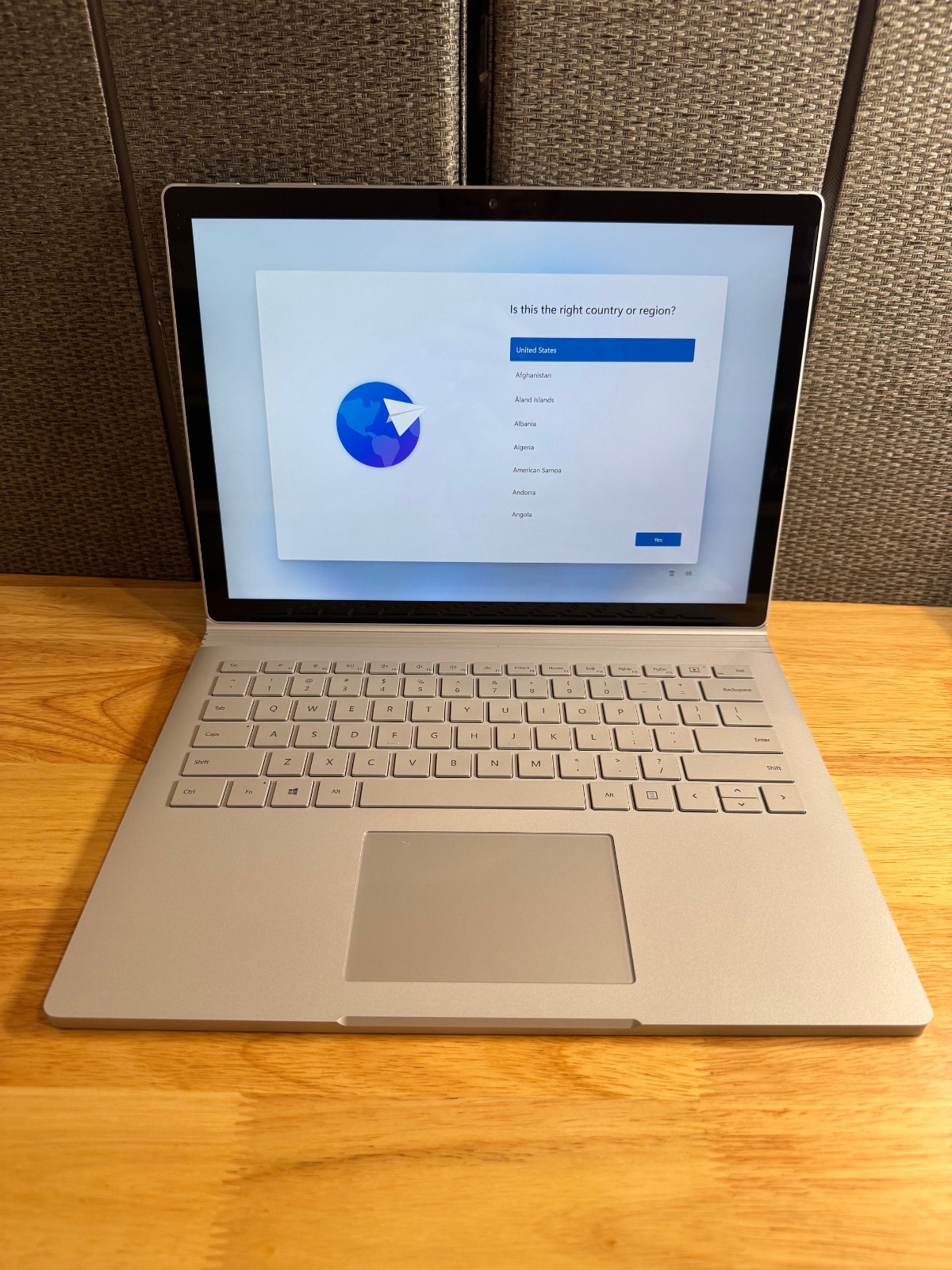 Microsoft Surface Book 2 13.5″ i7-8650U 16GB 512GB SSD GTX 1050 + Surface Dock