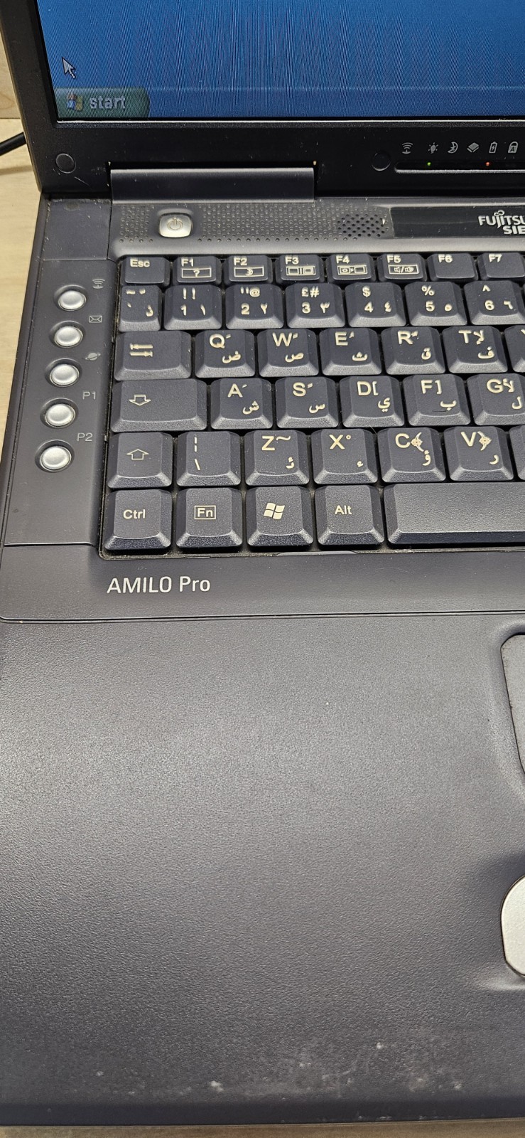 Retro Fujitsu Computers Siemens Amilo Pro V2000 / Pentium 1.5 Ghz / 256Mb Ram