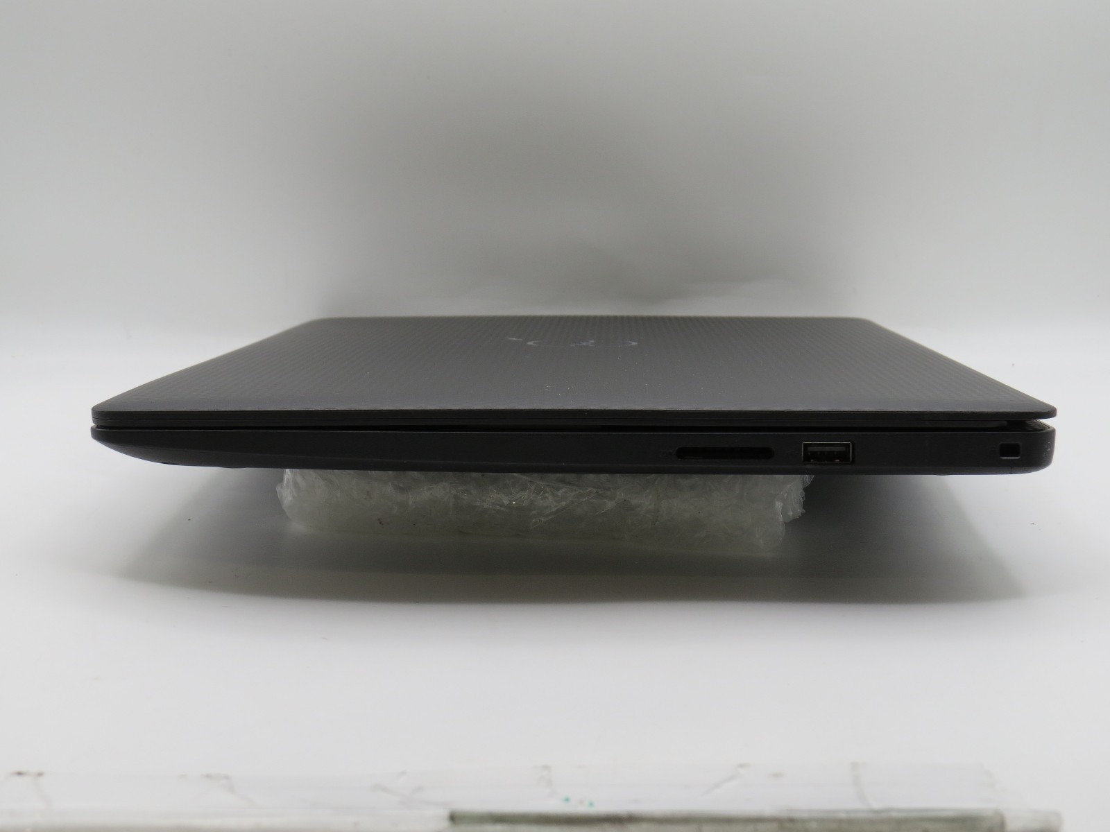 Dell inspiron 3595 AMD A9-9425 @ 3.1GHz 8GB DDR4 256GB m2 15.6″ No OS
